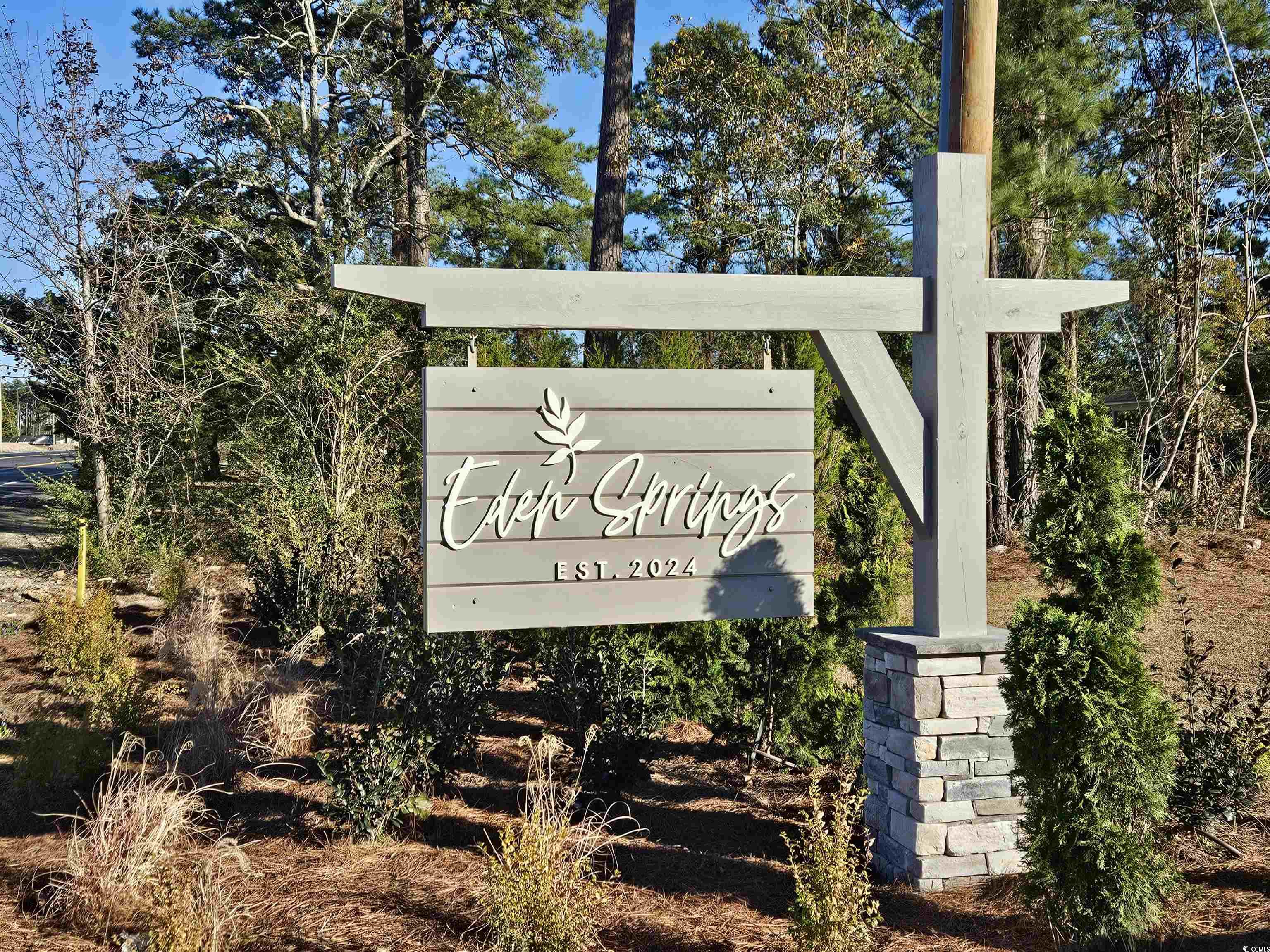 563 Firouz Dr Property Photo 22