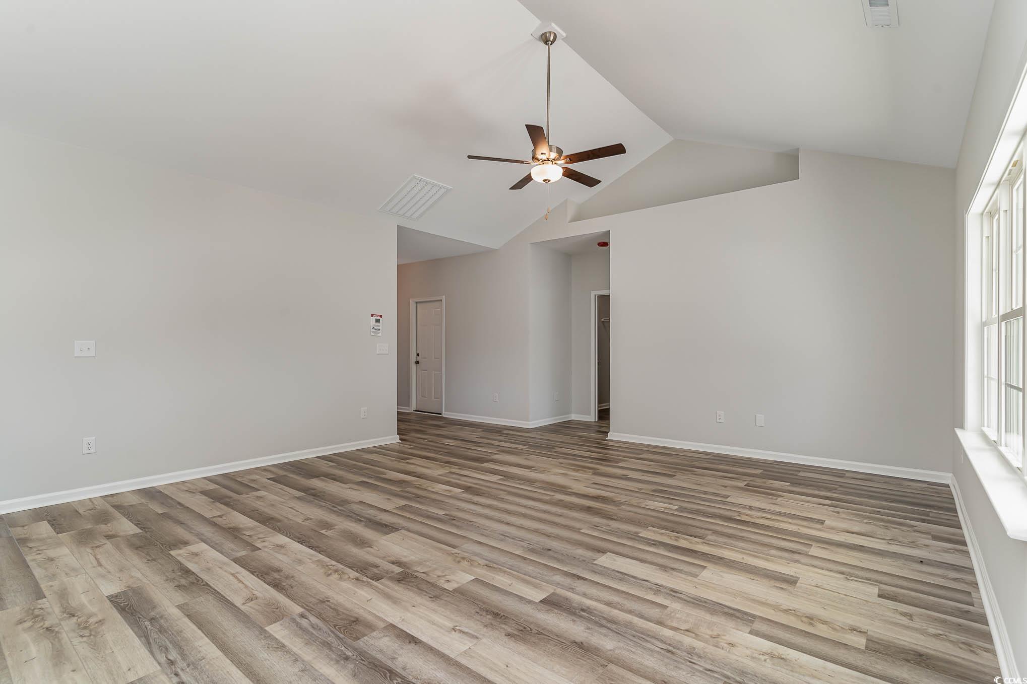 1004 Woodside Dr. Property Photo 3