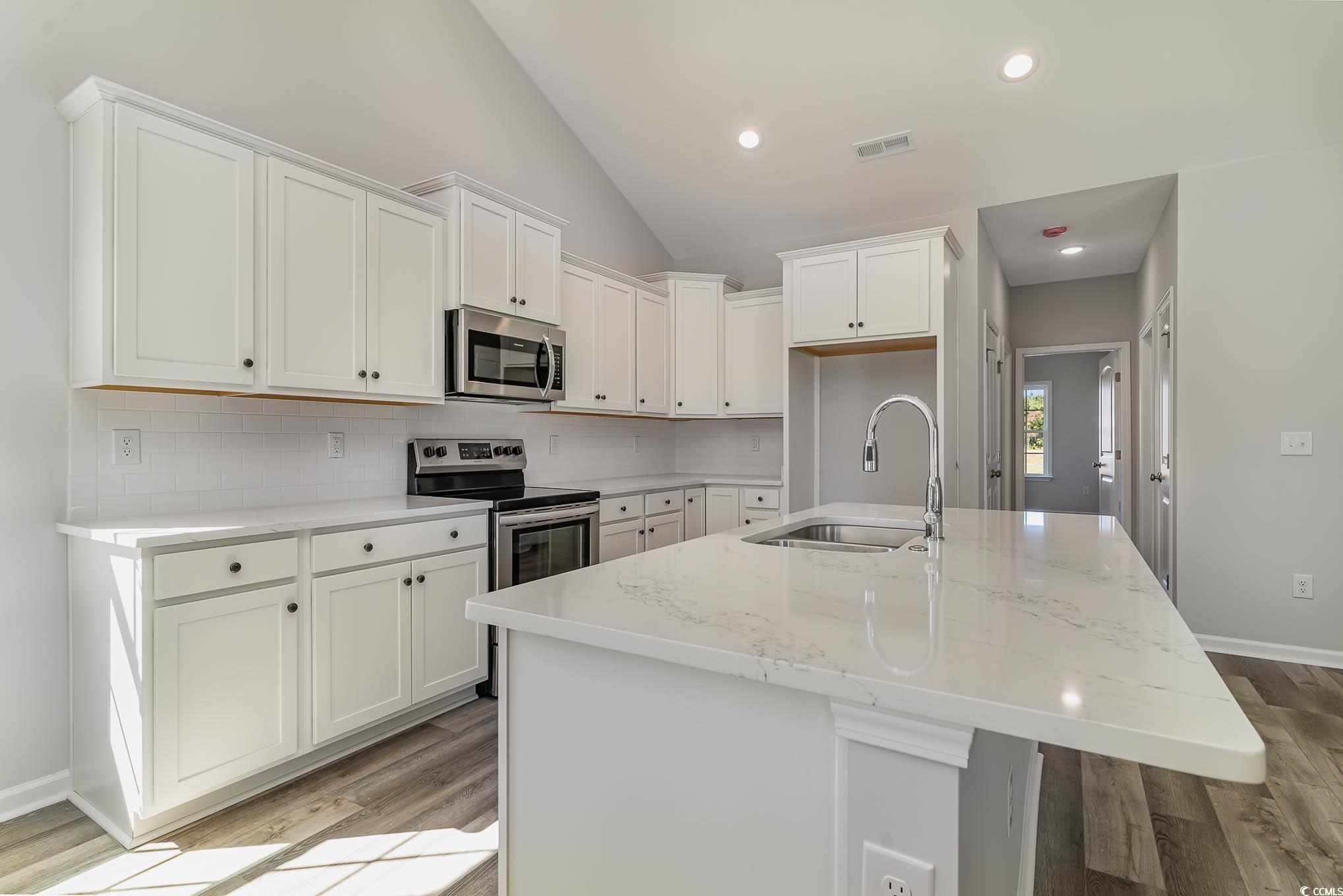 1004 Woodside Dr. Property Photo 8