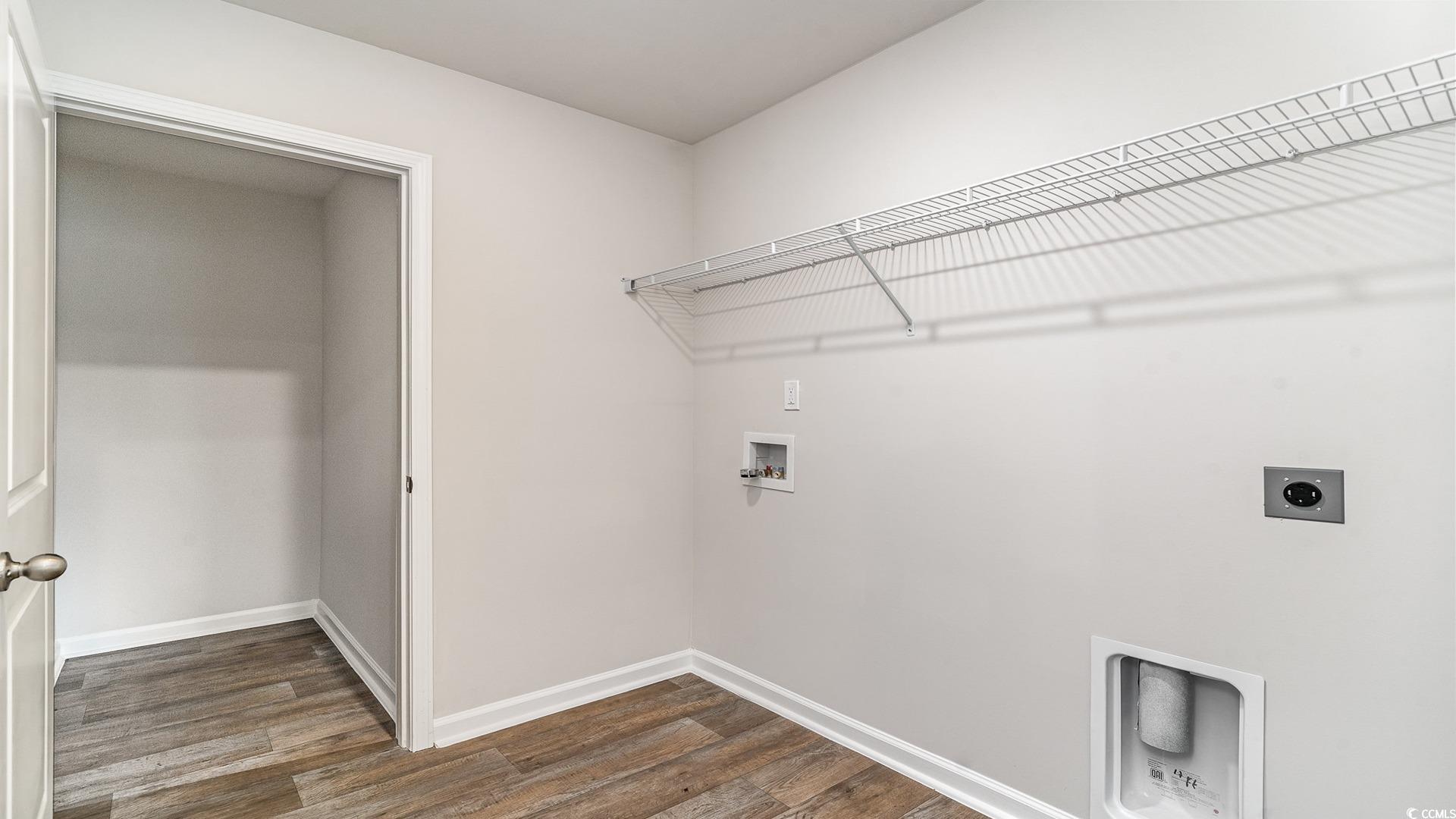 7469 Meadow Walk Loop Property Photo 13