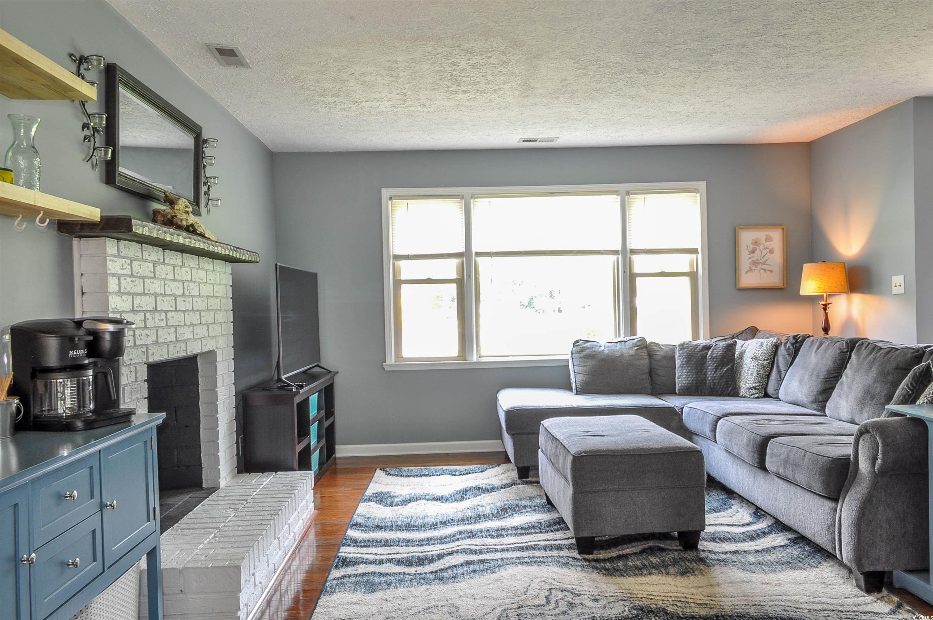 728 Tarpon Ct. Property Photo 8