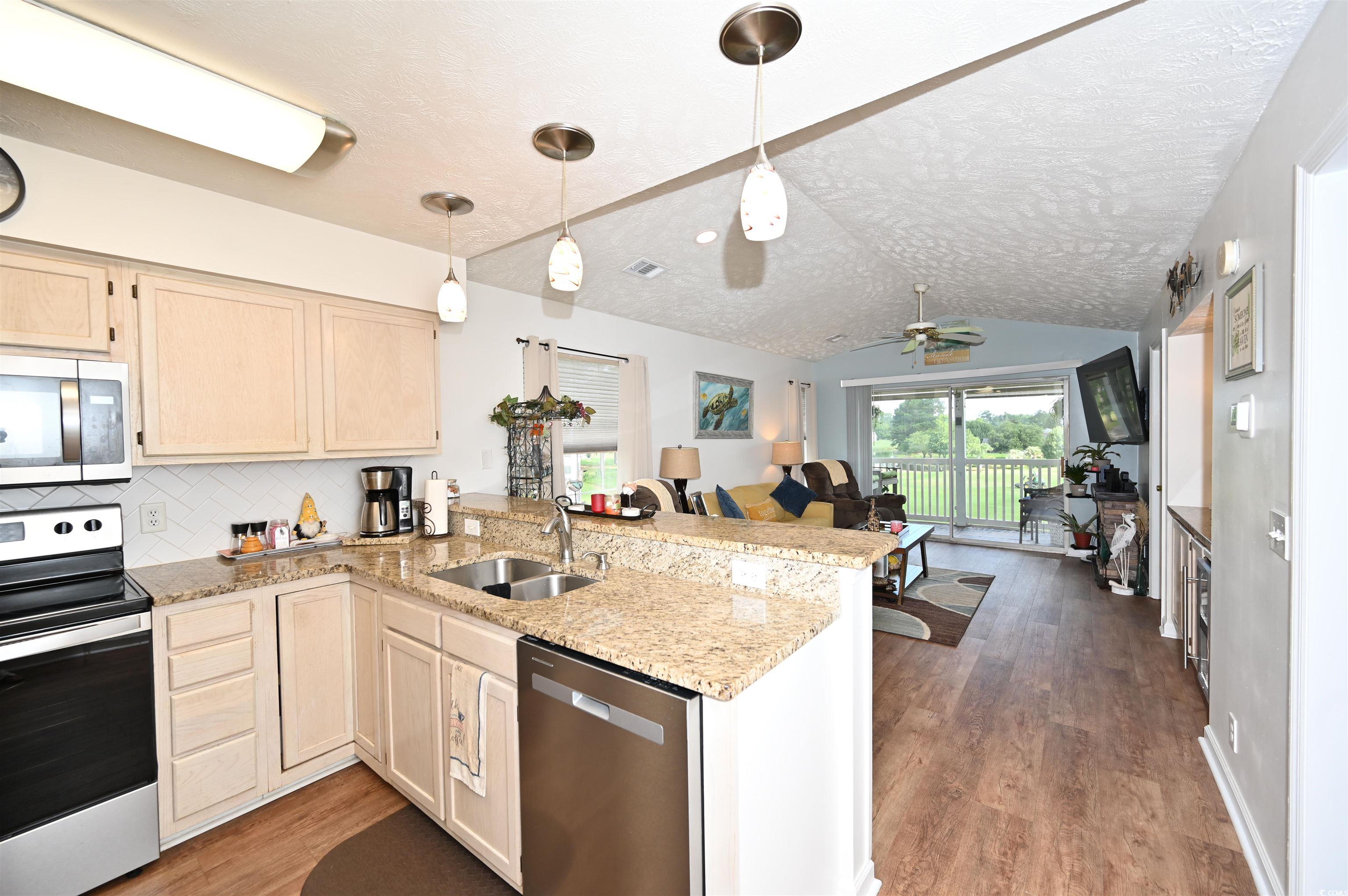 697 Tupelo Ln. Property Photo 2