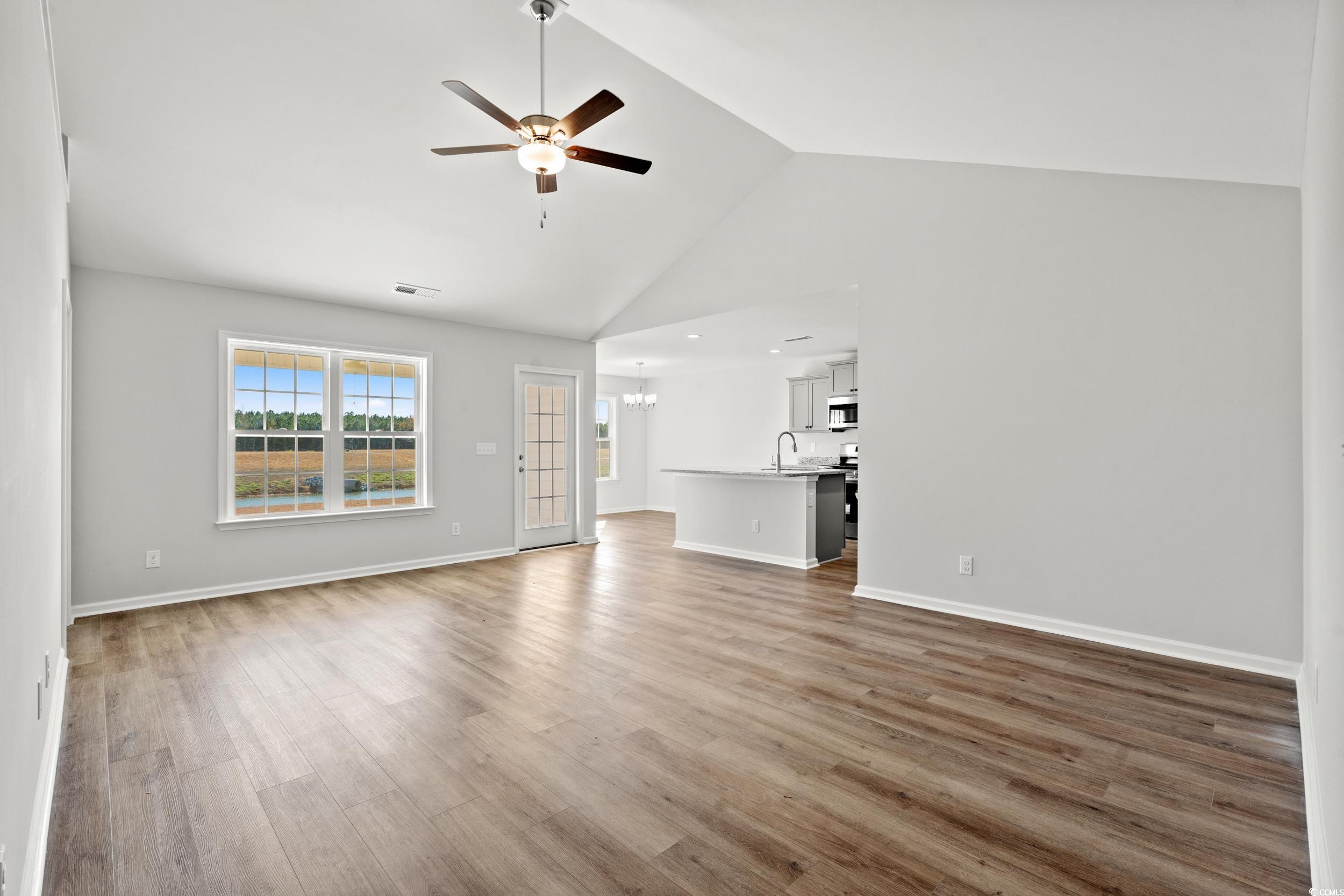 1025 Woodside Dr. Property Photo 3