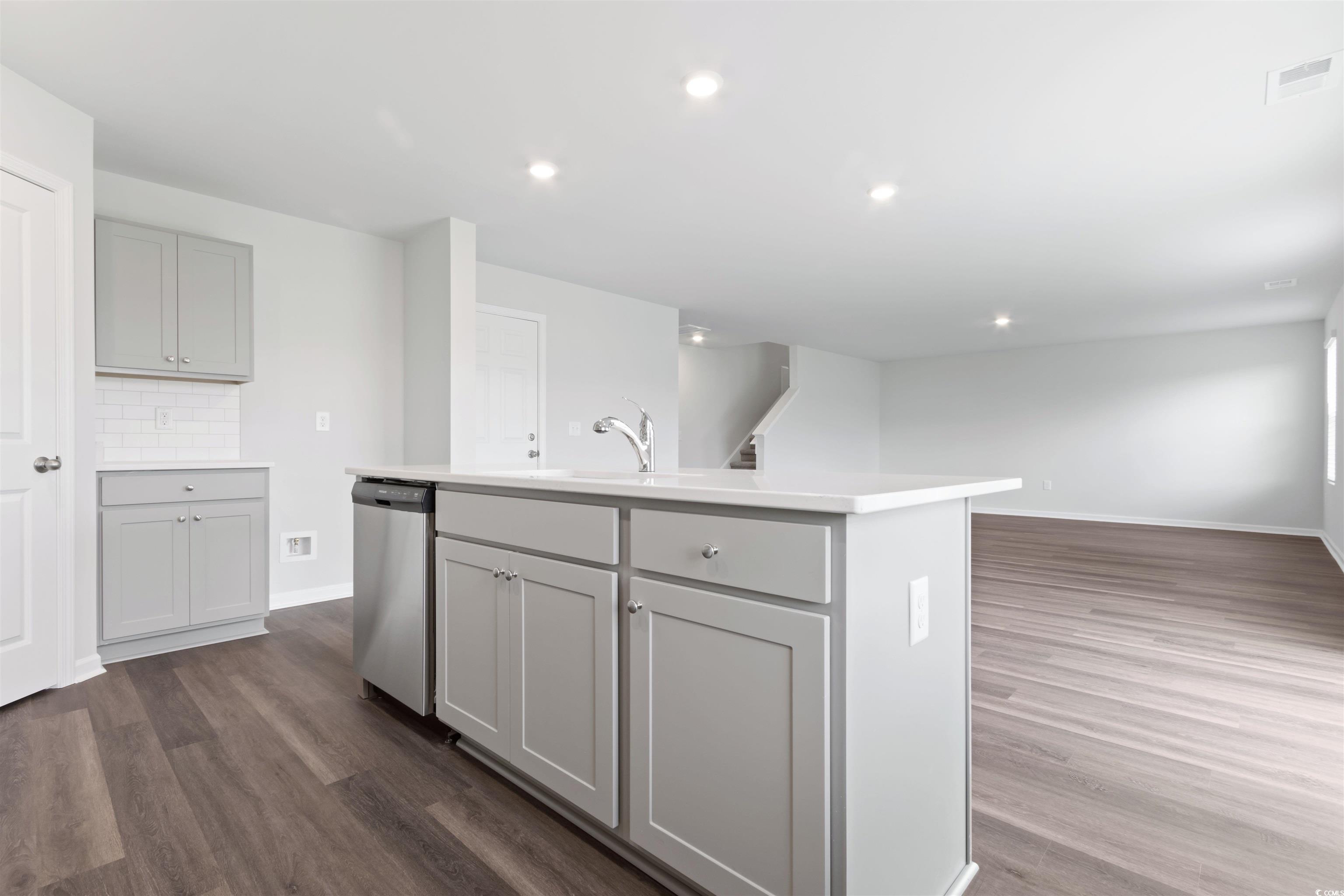 1008 Kinness Dr. Property Photo 11