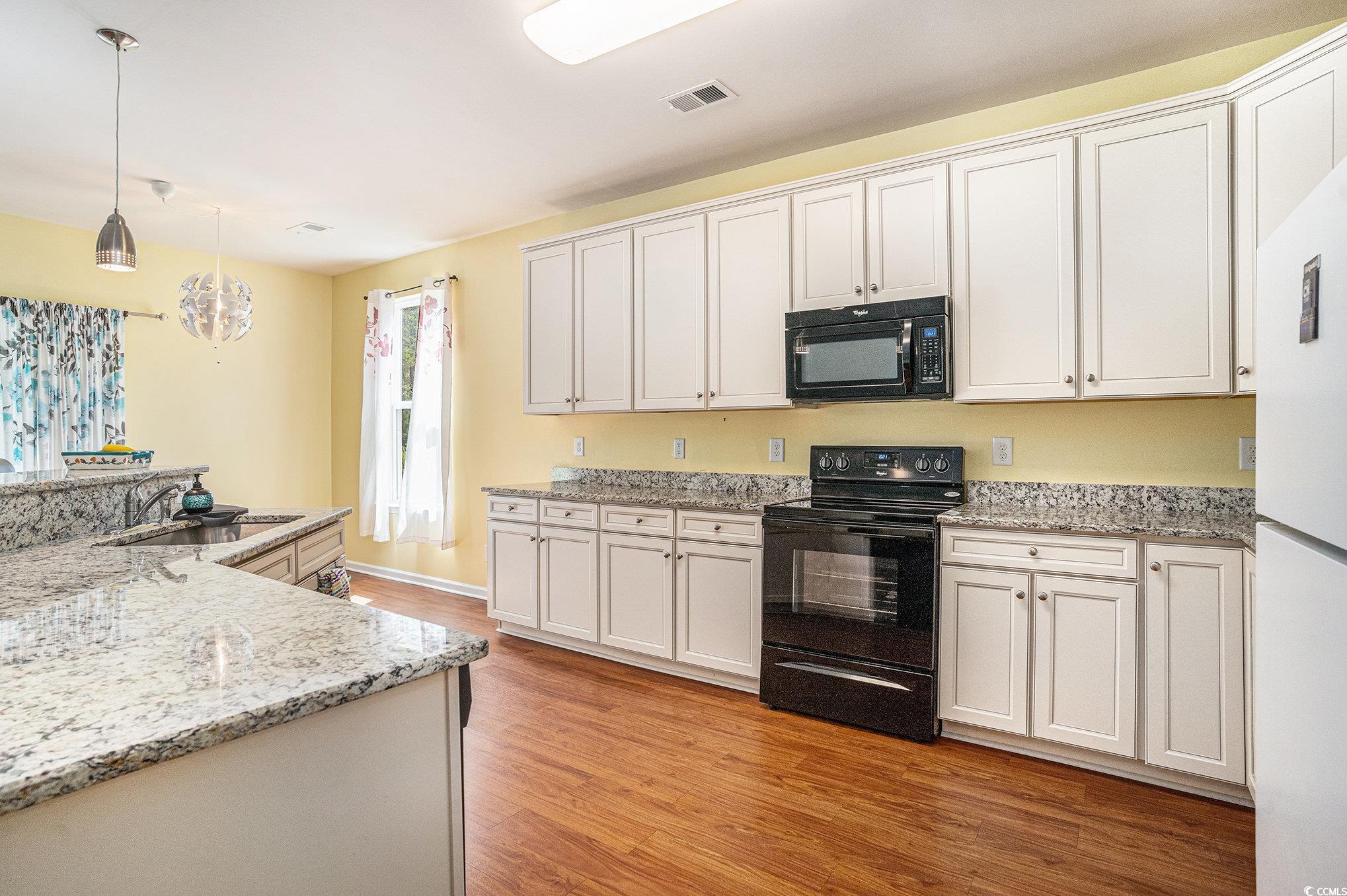 737 Lafayette Park Dr. Property Photo 11