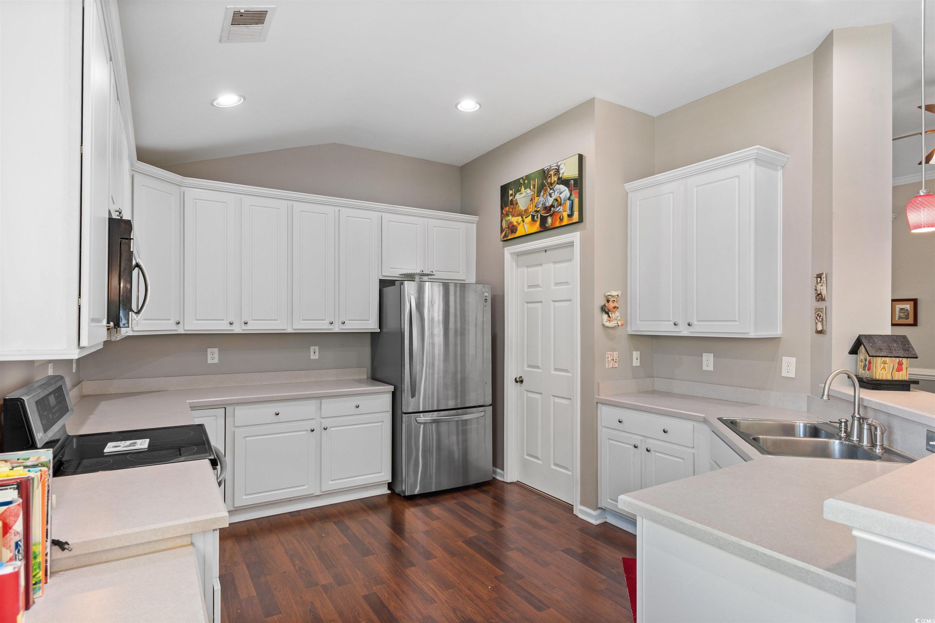 904 Metherton Ct. Property Photo 4