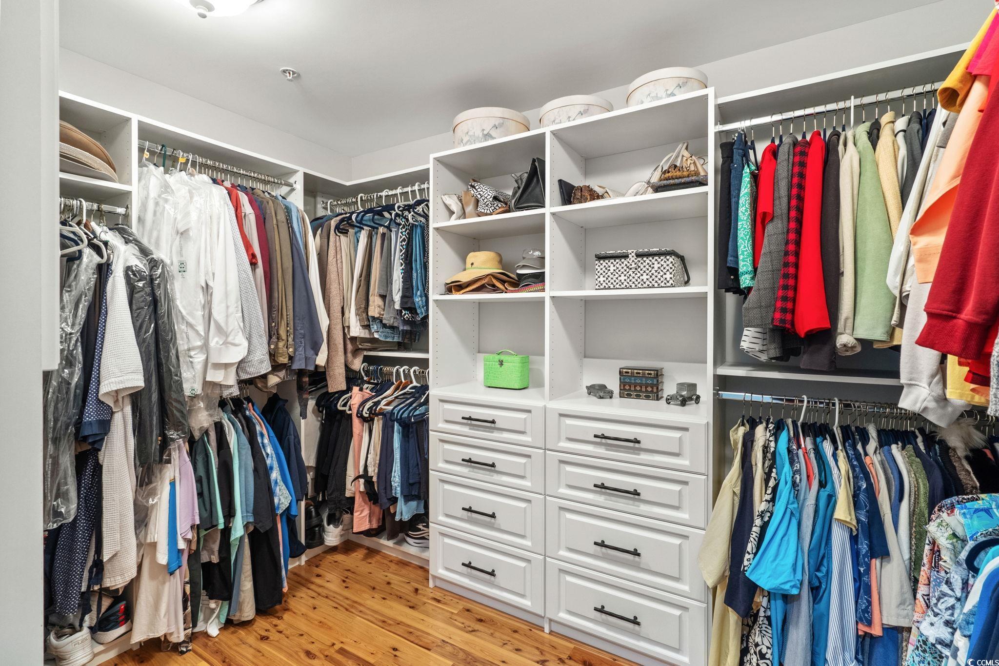 9547 Edgerton Dr. Property Photo 23