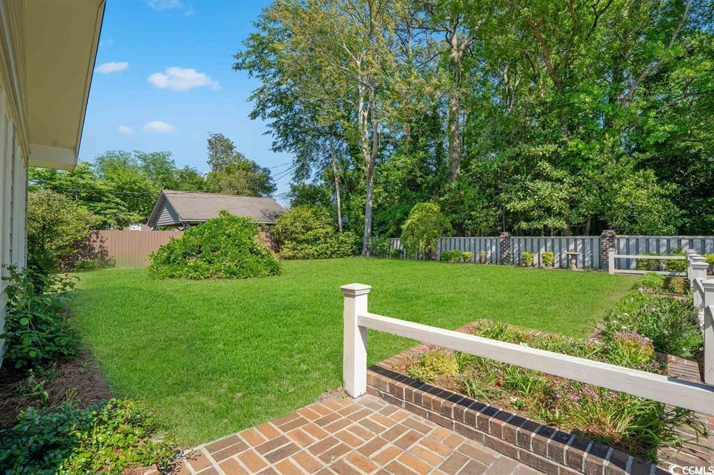 7600 Glenwood Dr. Property Photo 3