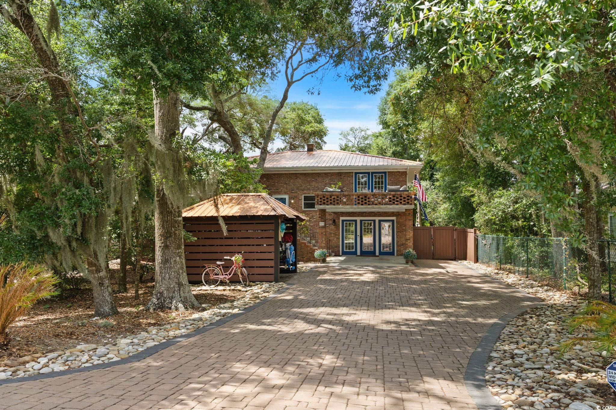 500 Roller Coaster Ln. Property Photo 4