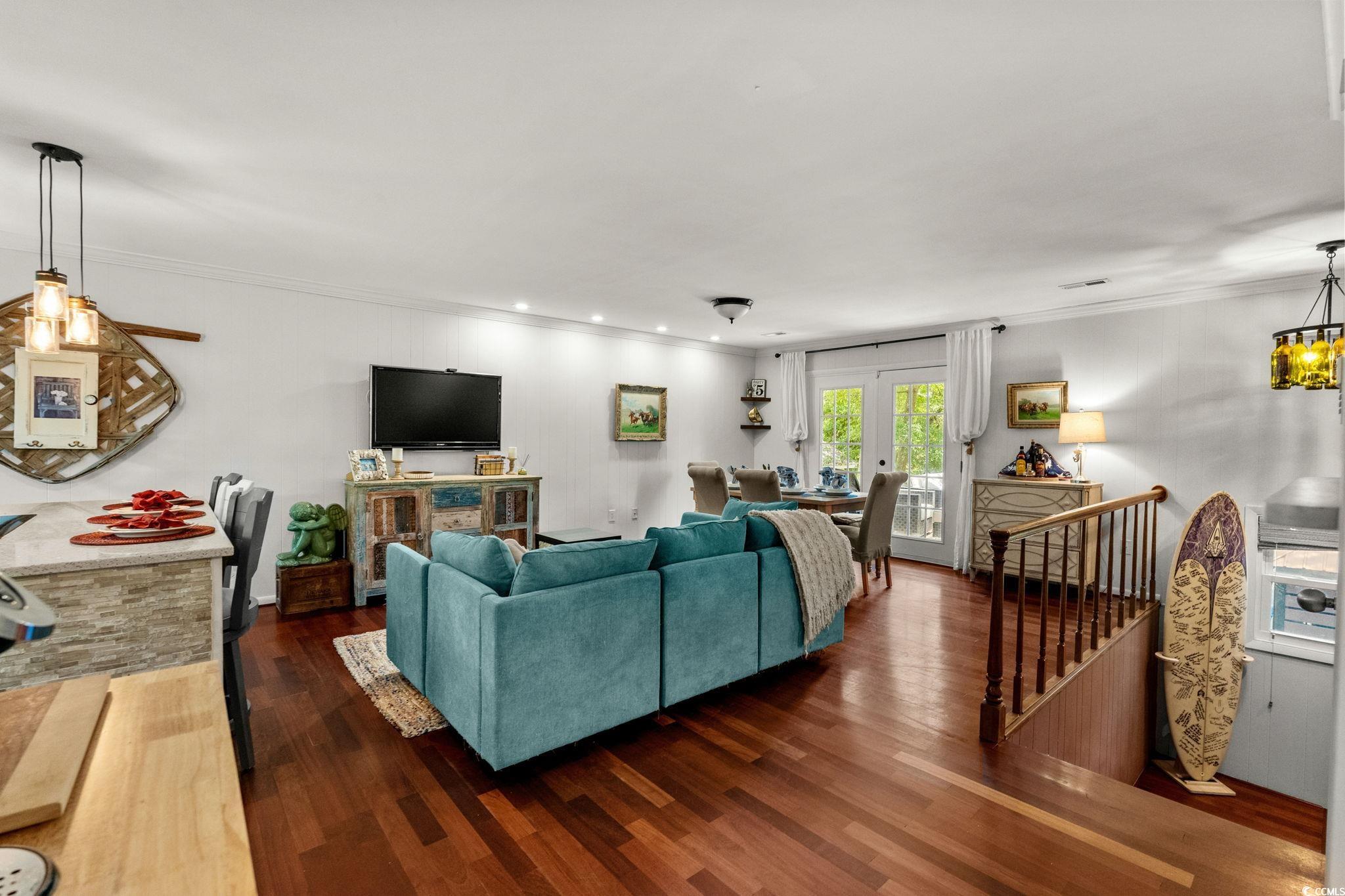500 Roller Coaster Ln. Property Photo 8