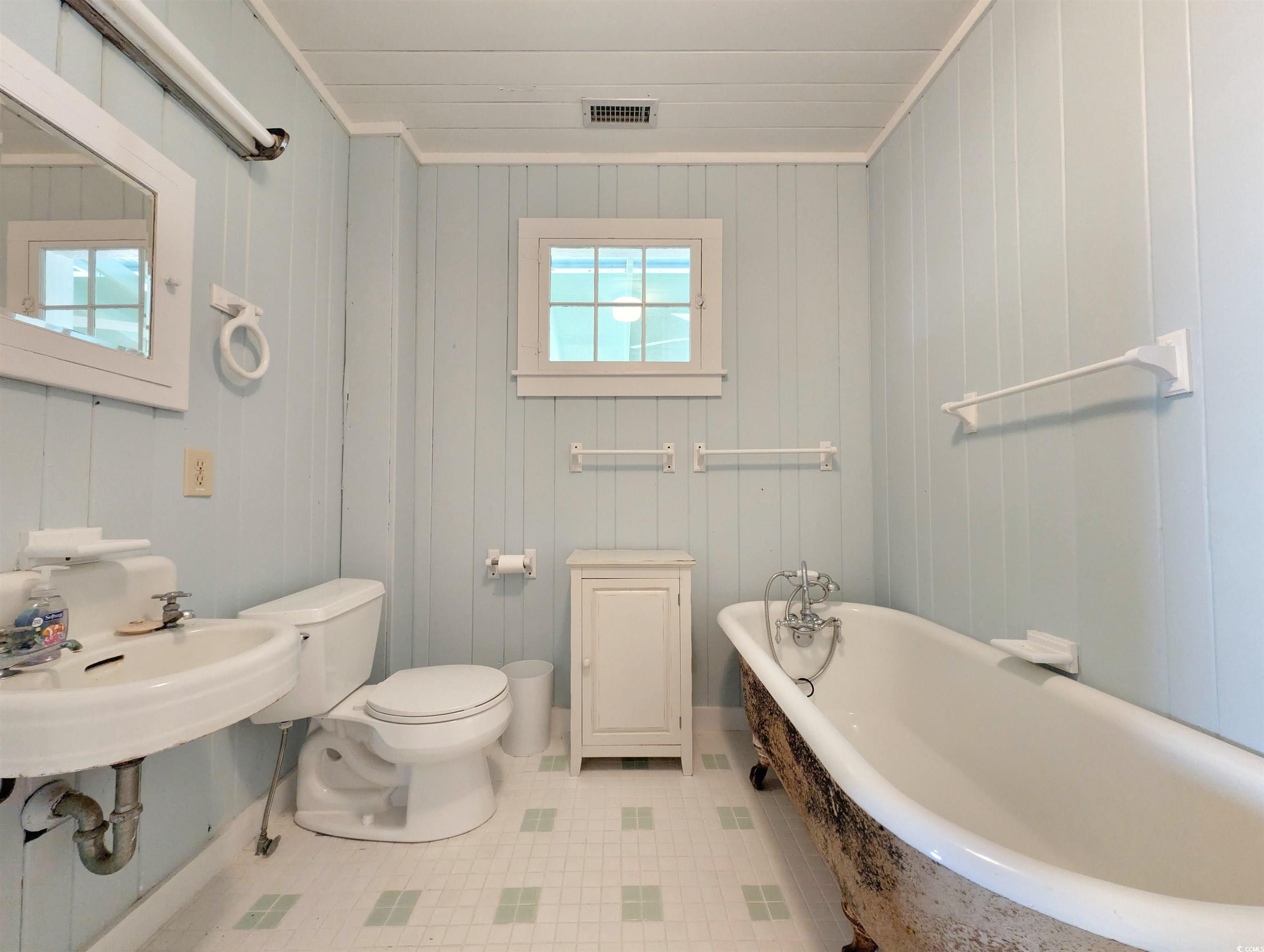 206 Atlantic Ave. Property Photo 16