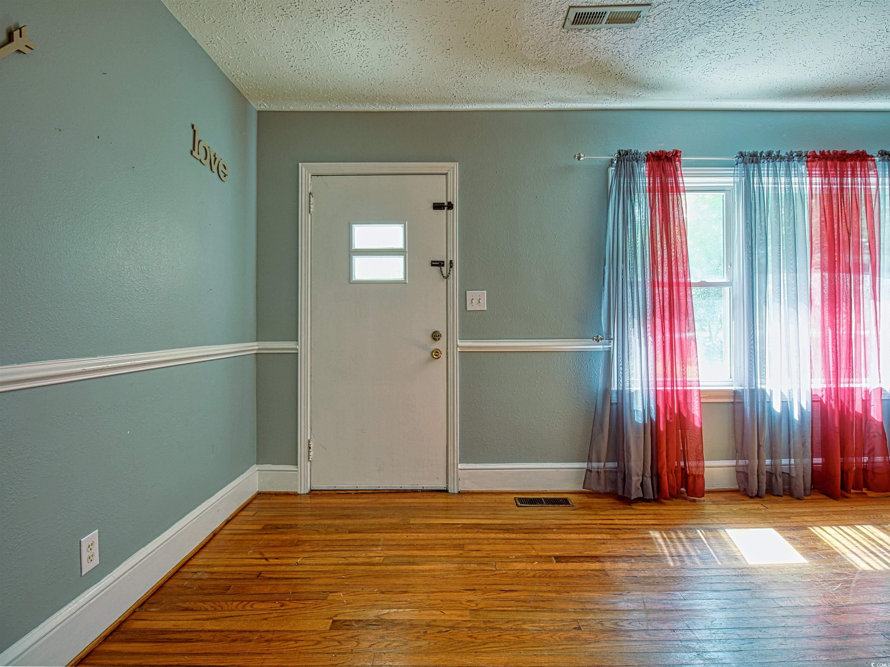 1301 Church St. Property Photo 5