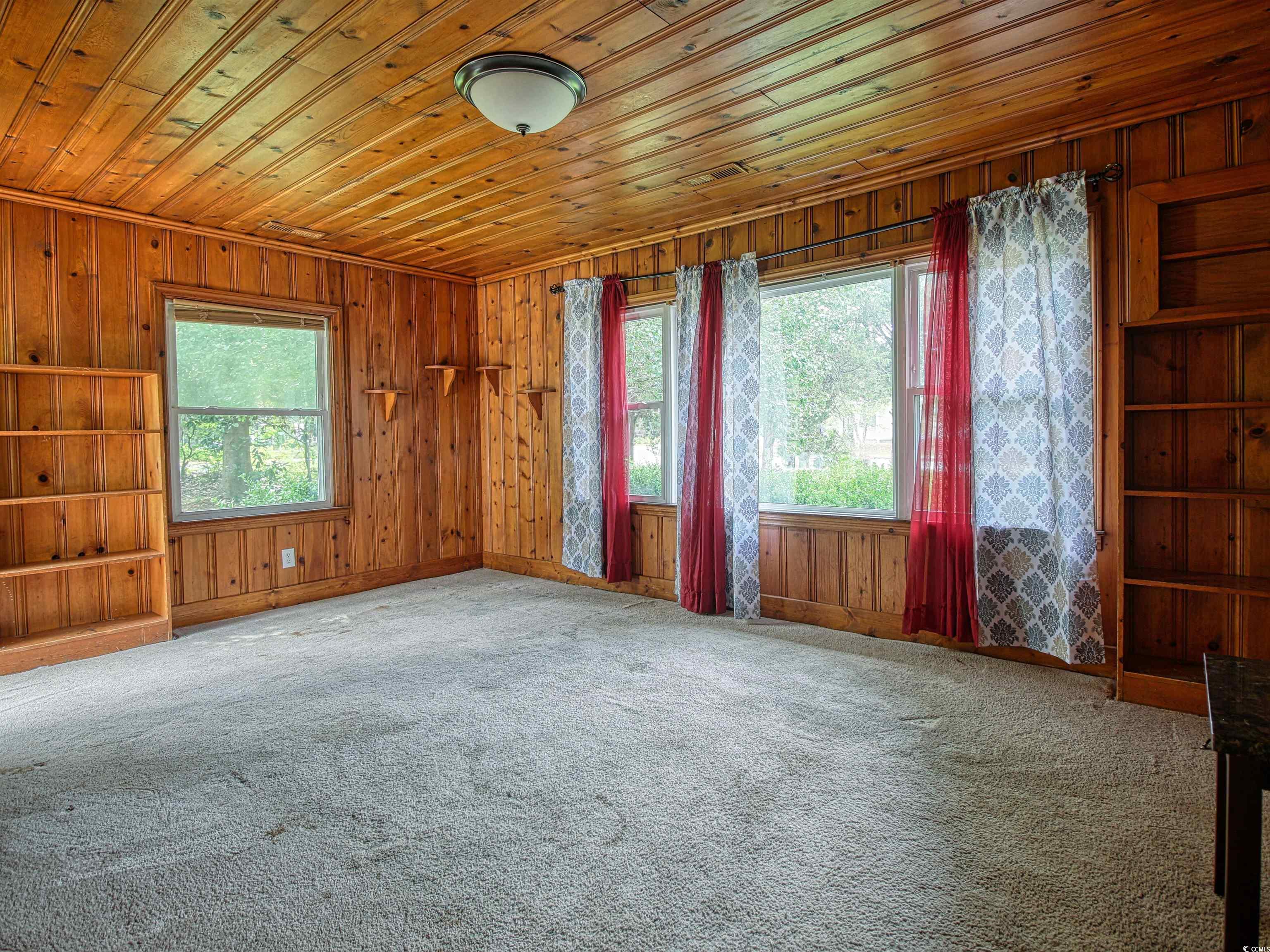 1301 Church St. Property Photo 6