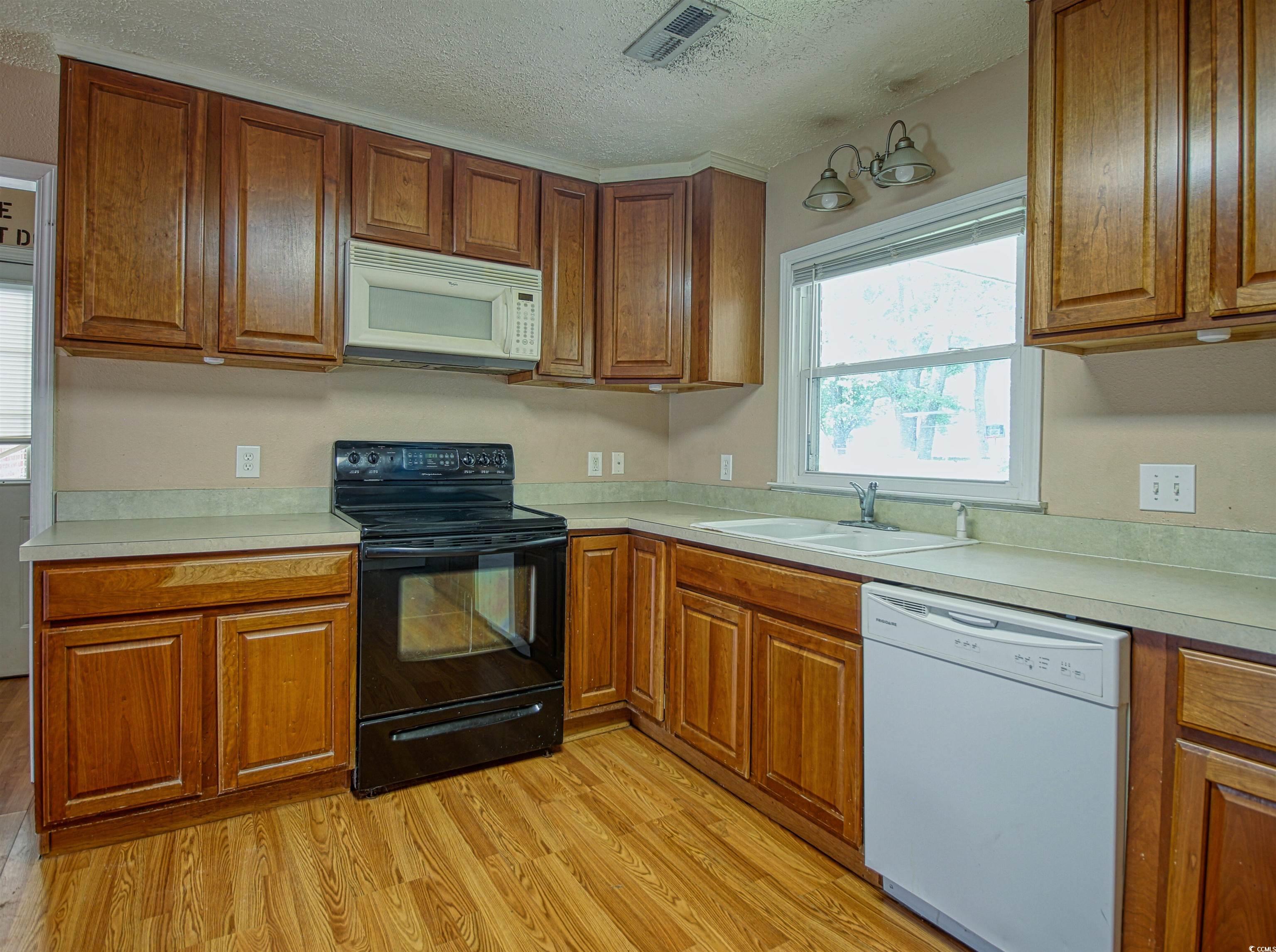 1301 Church St. Property Photo 9