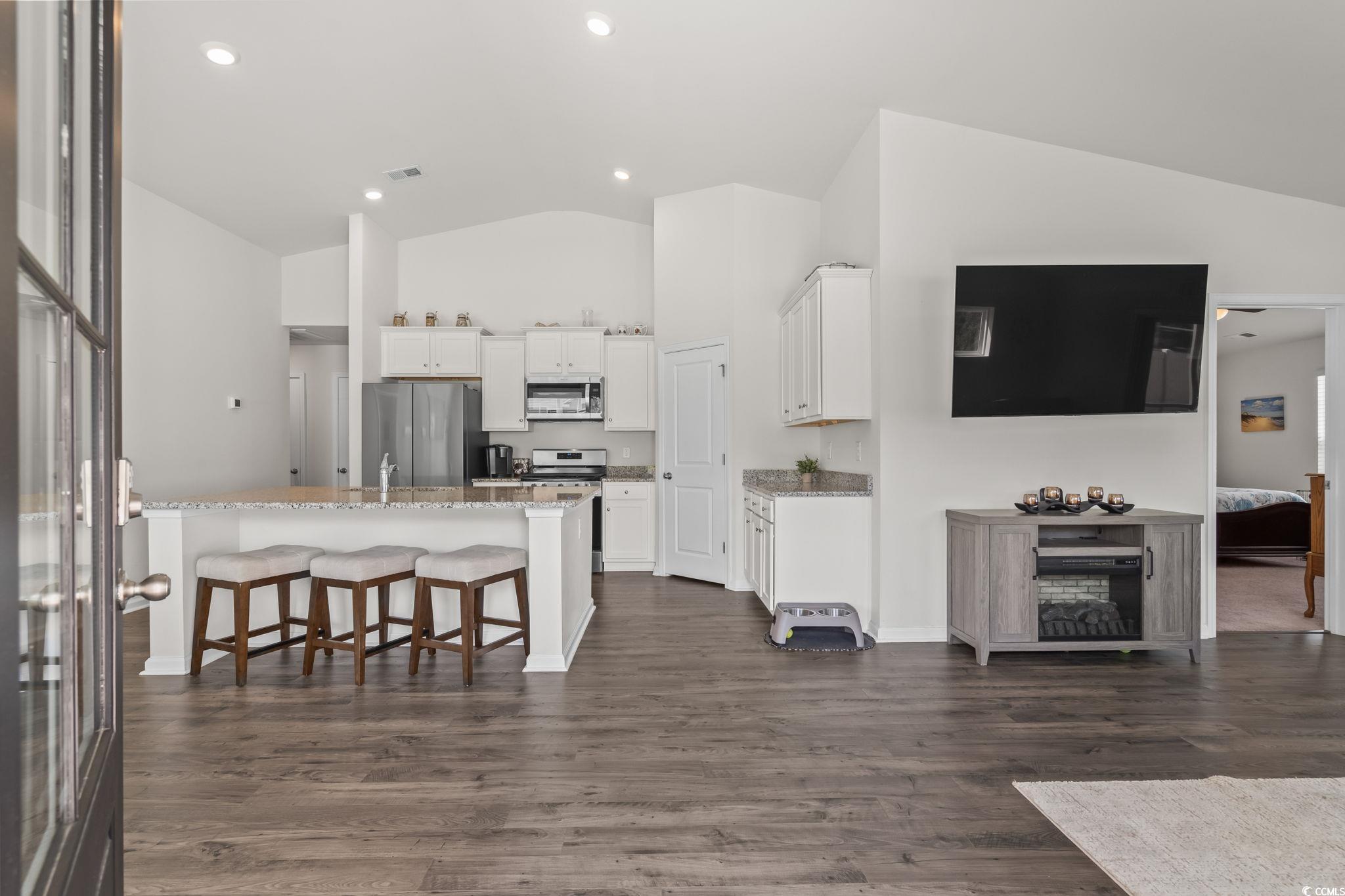 763 Eastridge Dr. Property Photo 2