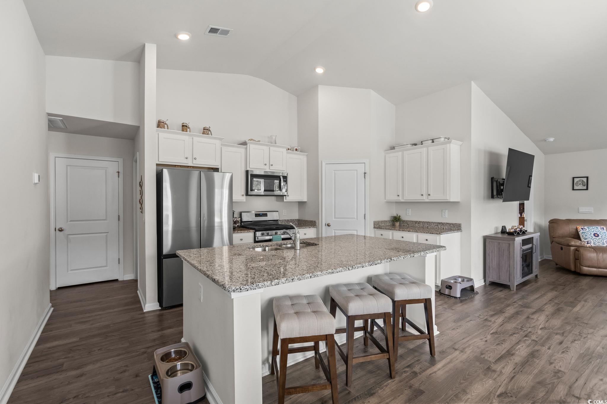 763 Eastridge Dr. Property Photo 3