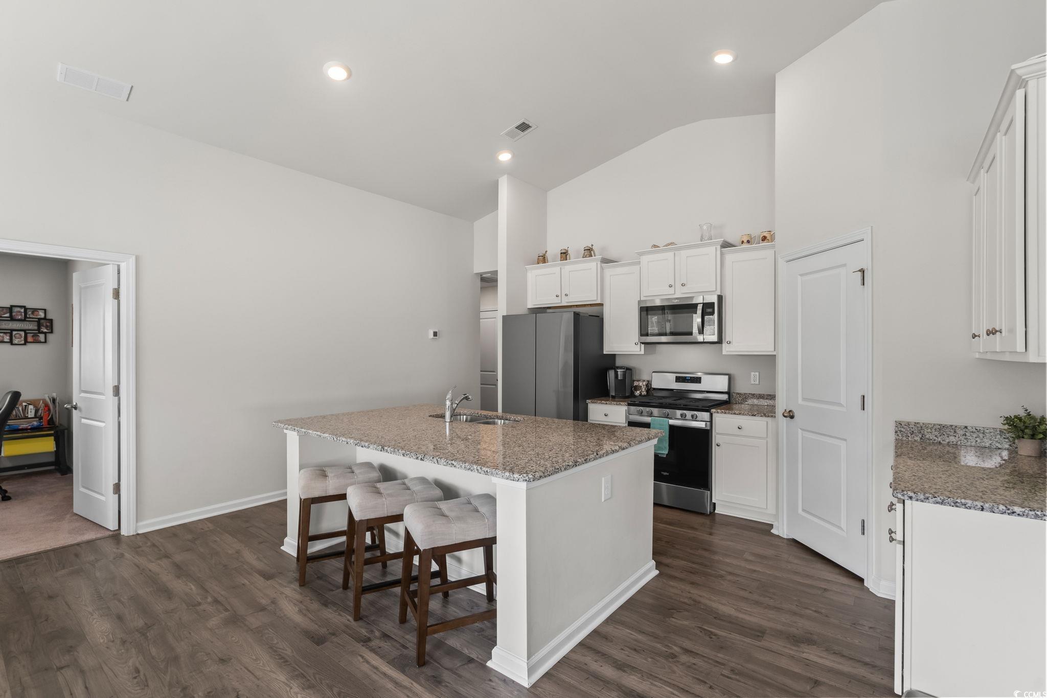 763 Eastridge Dr. Property Photo 4