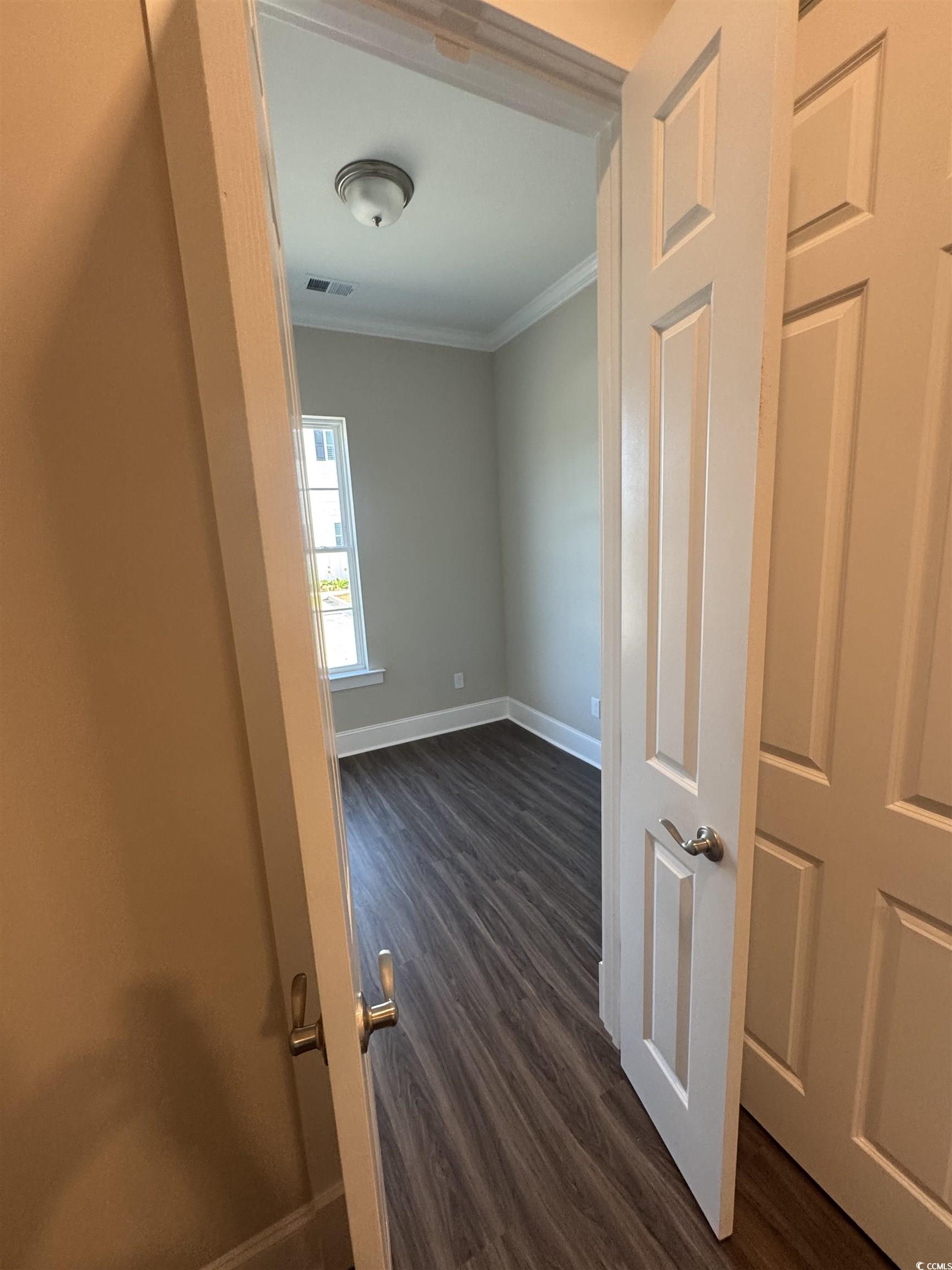 852 Iris St. Property Photo 29