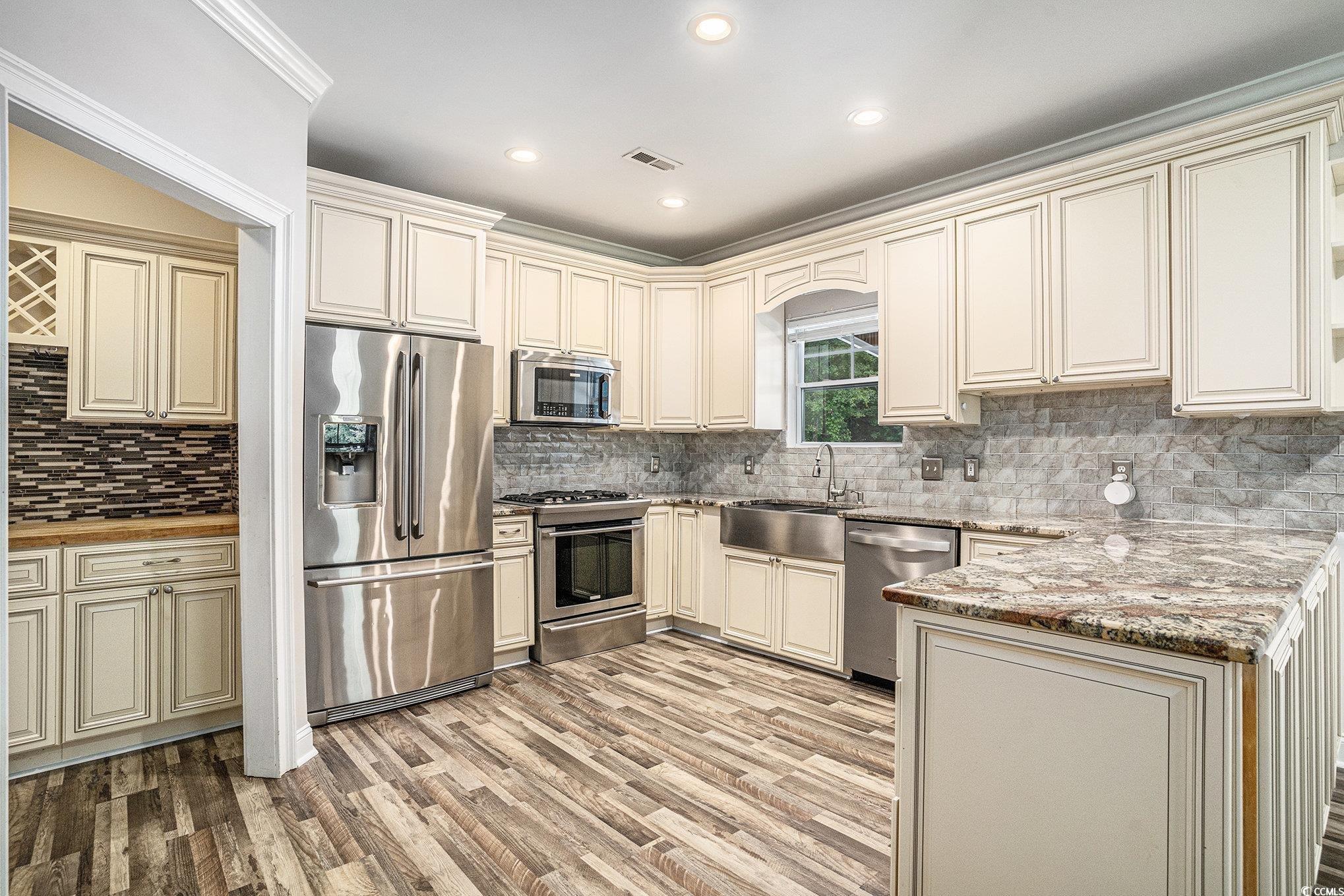 2815 Confederate Dr. Property Photo 15