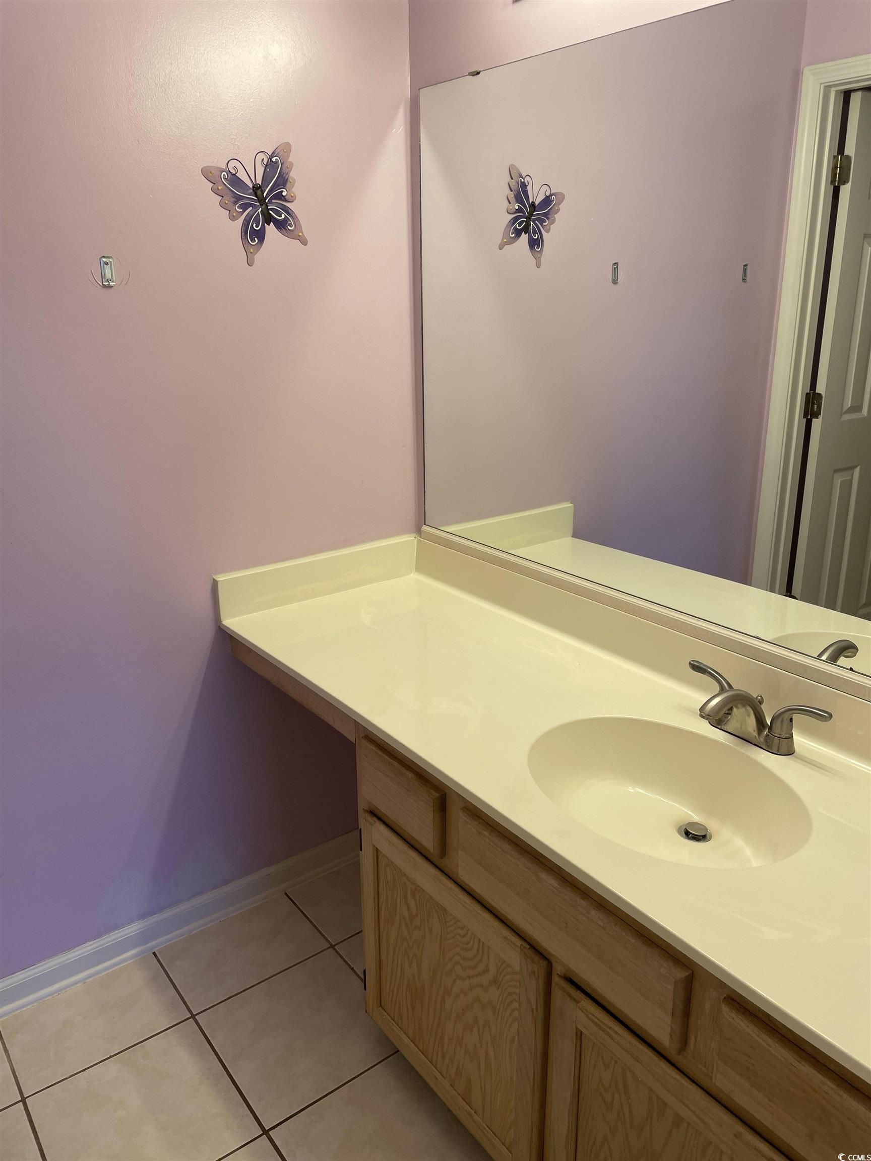541 White River Ct. Property Photo 6