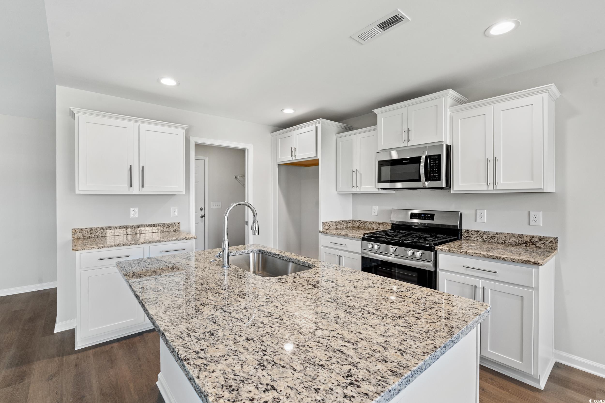 609 Woodside Dr. Property Photo 7