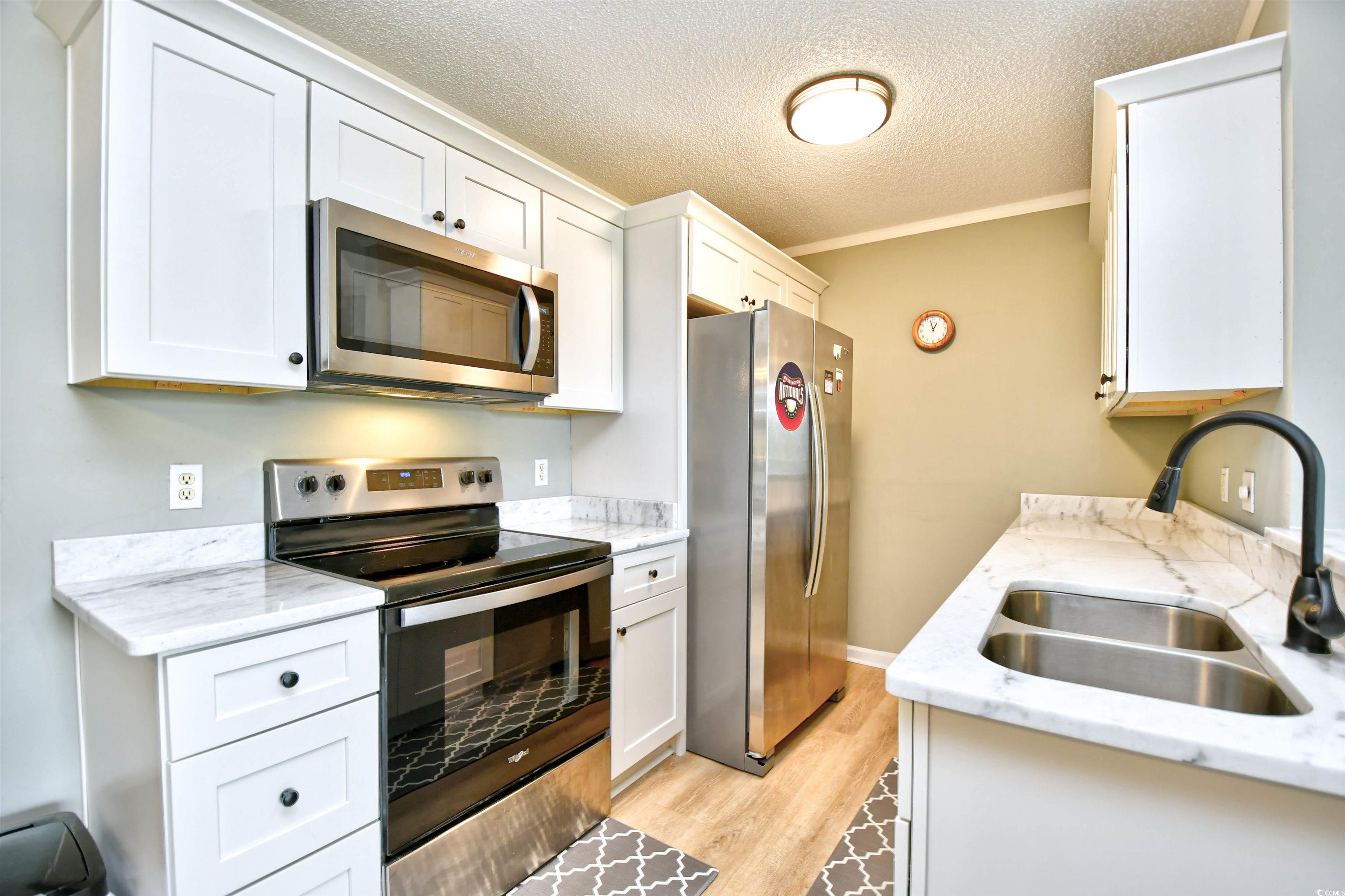 2187 Clearwater Dr. Property Photo 11