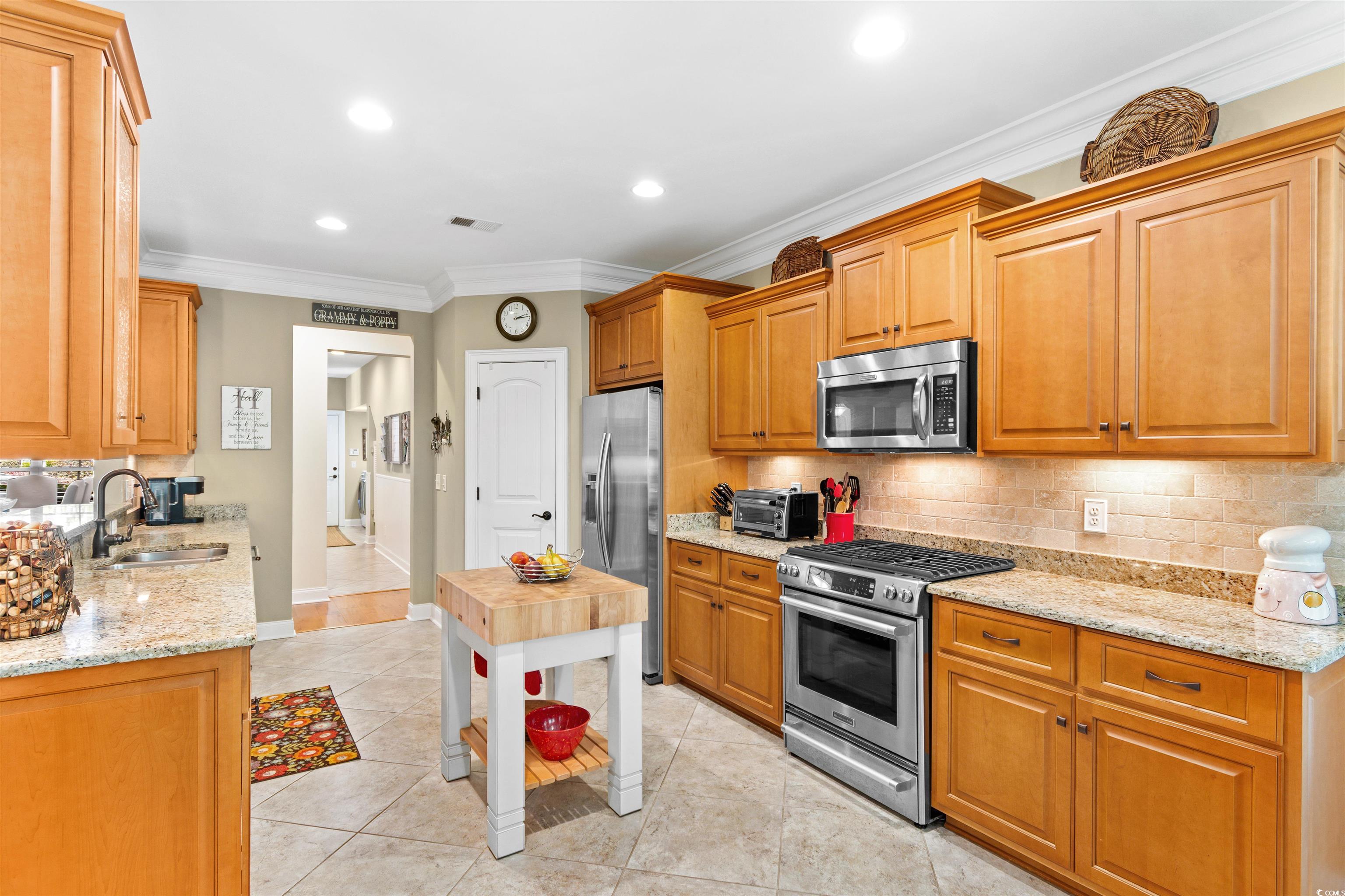 60 Springtime Ct. Property Photo 6