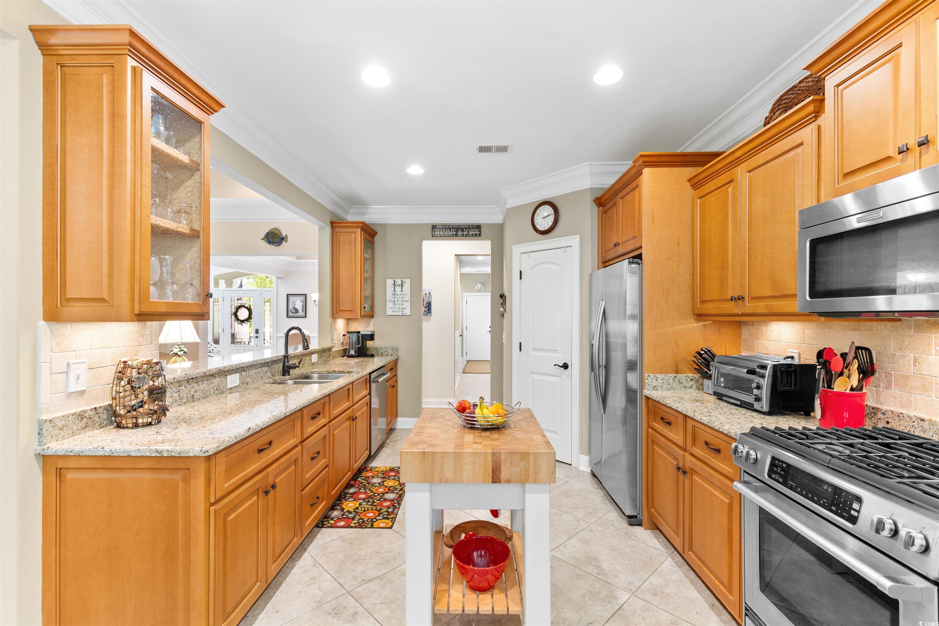 60 Springtime Ct. Property Photo 7