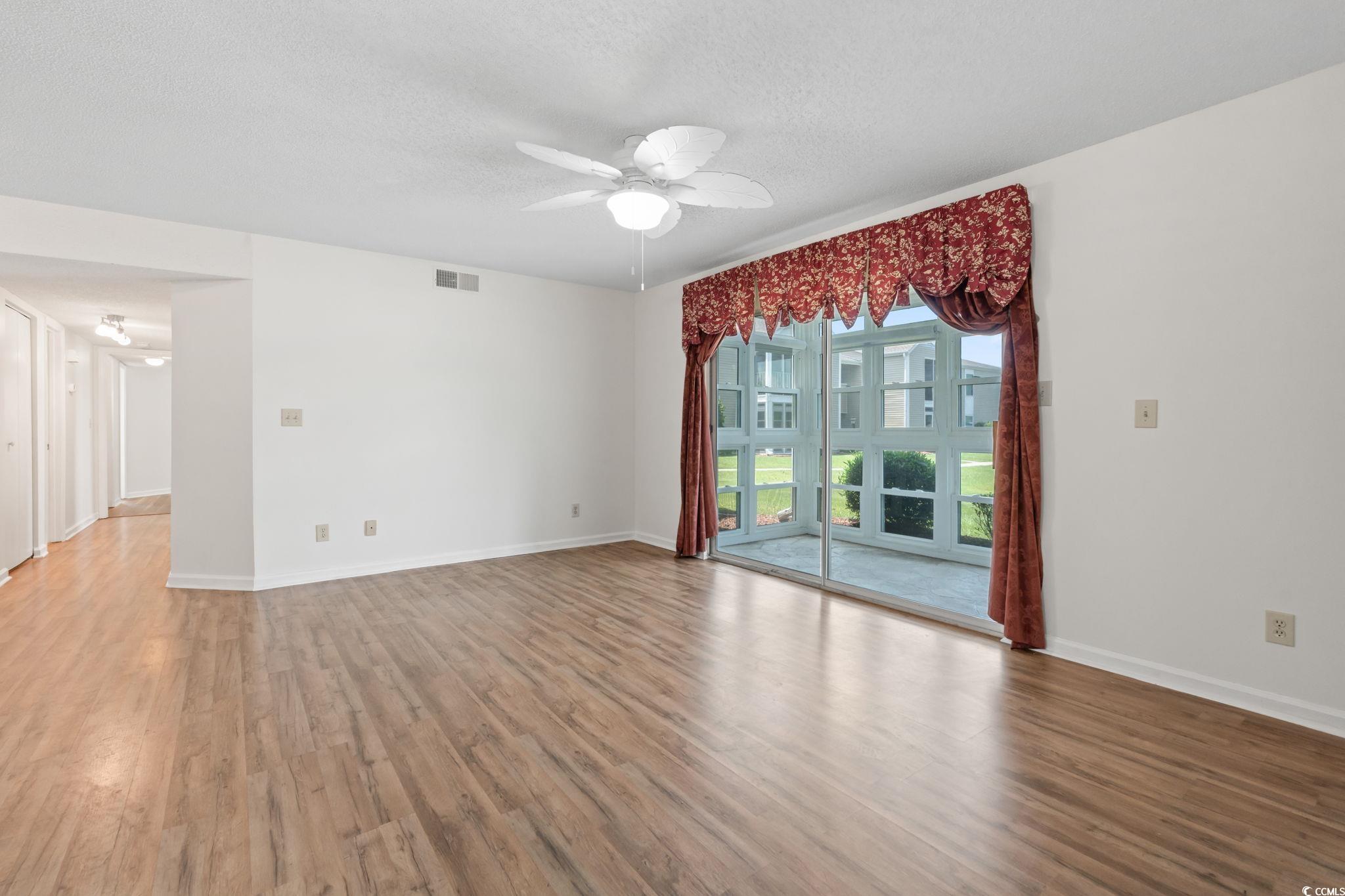 2122 Clearwater Dr. Property Photo 3