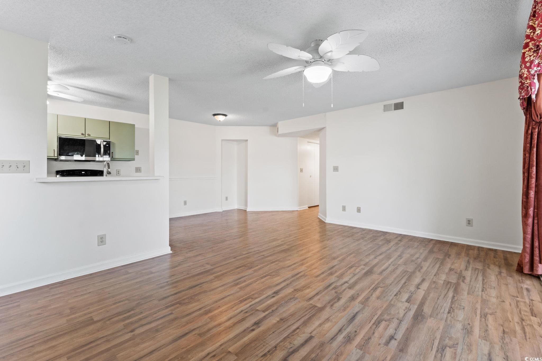 2122 Clearwater Dr. Property Photo 4