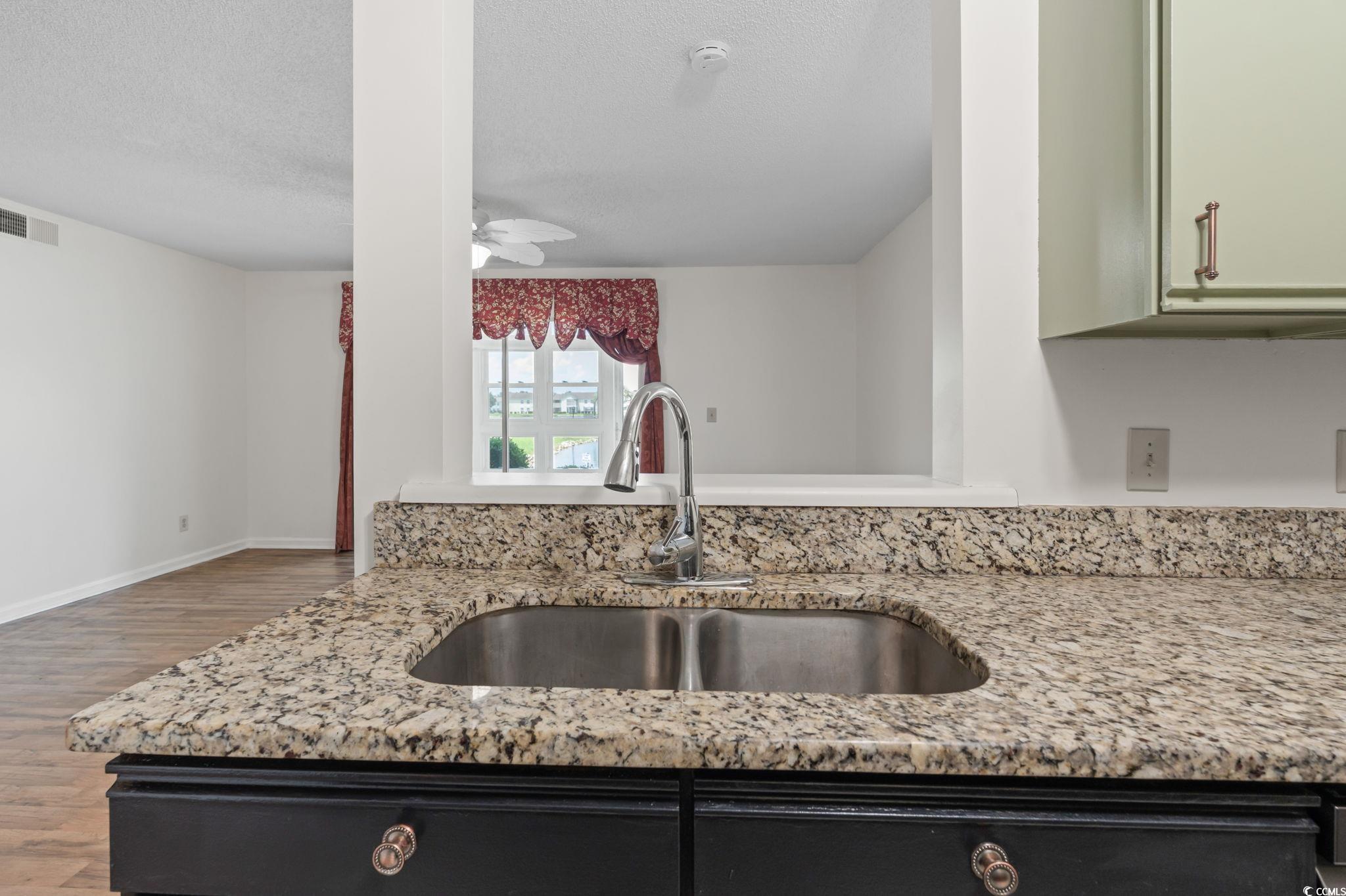 2122 Clearwater Dr. Property Photo 9