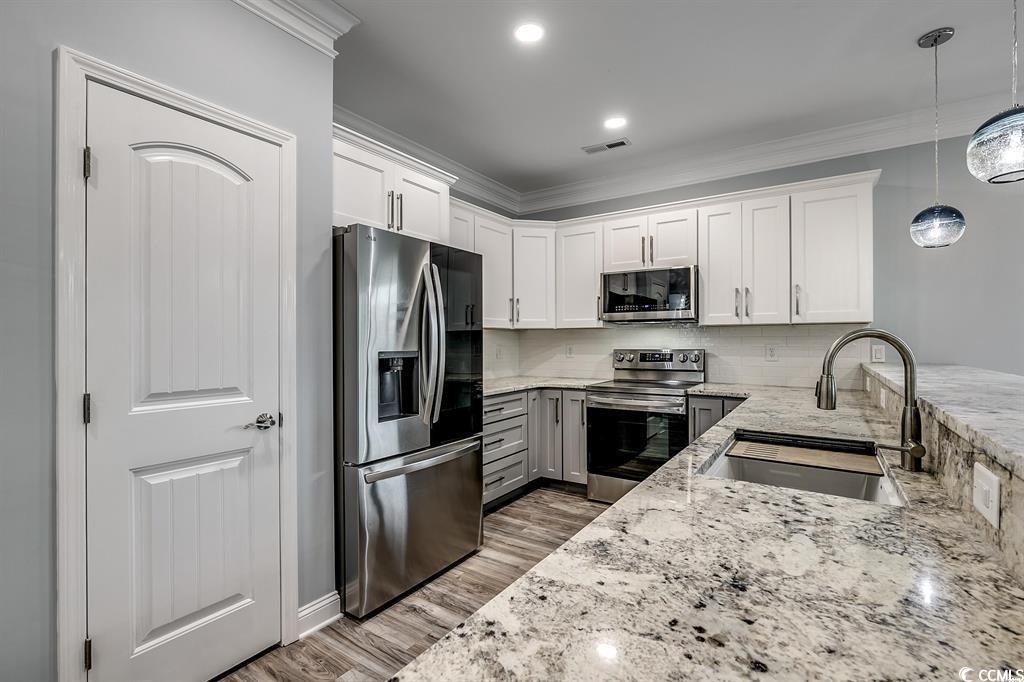 723 10th Ave. S Property Photo 19