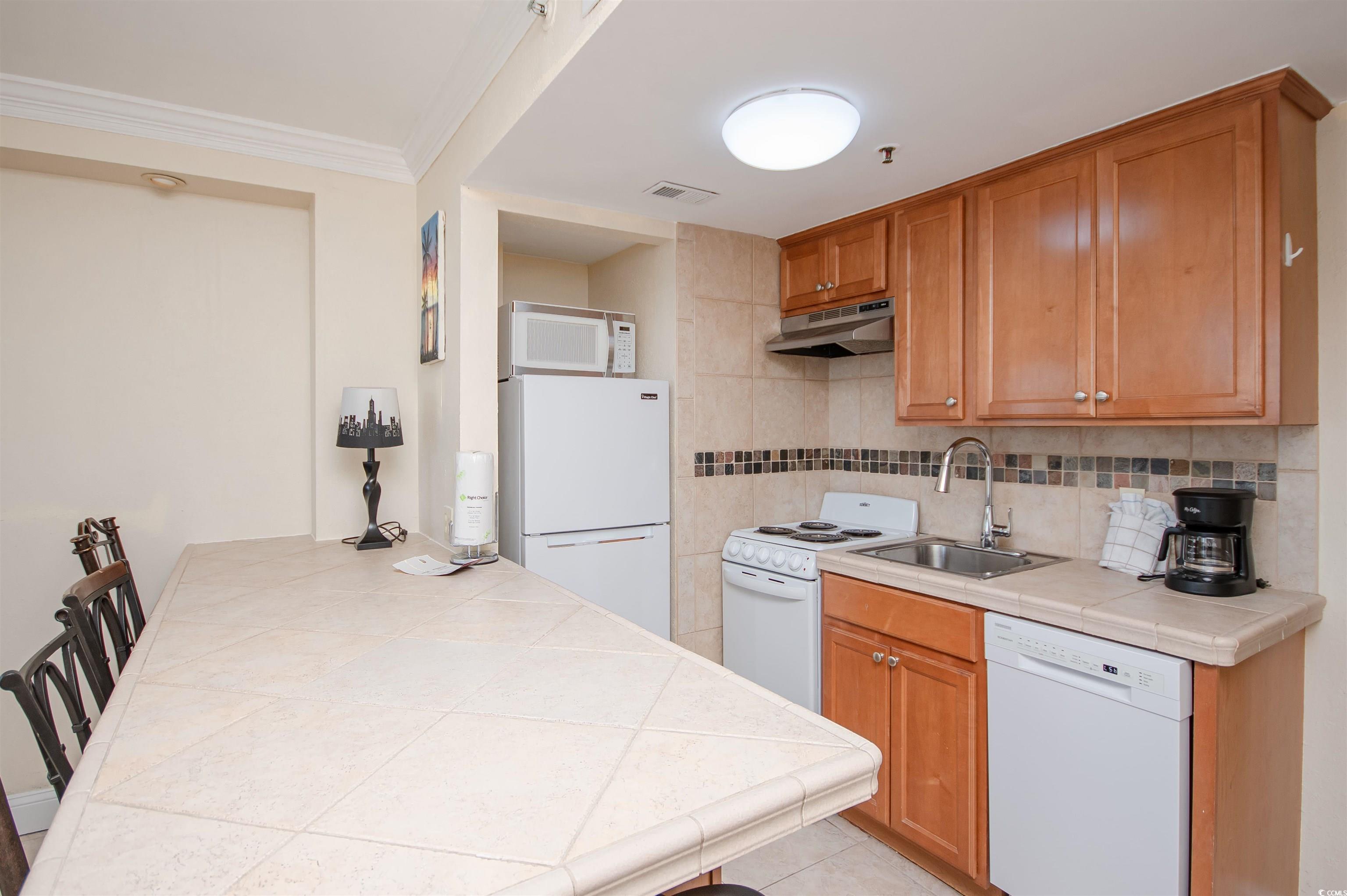 2310 N Ocean Blvd. Property Photo 11