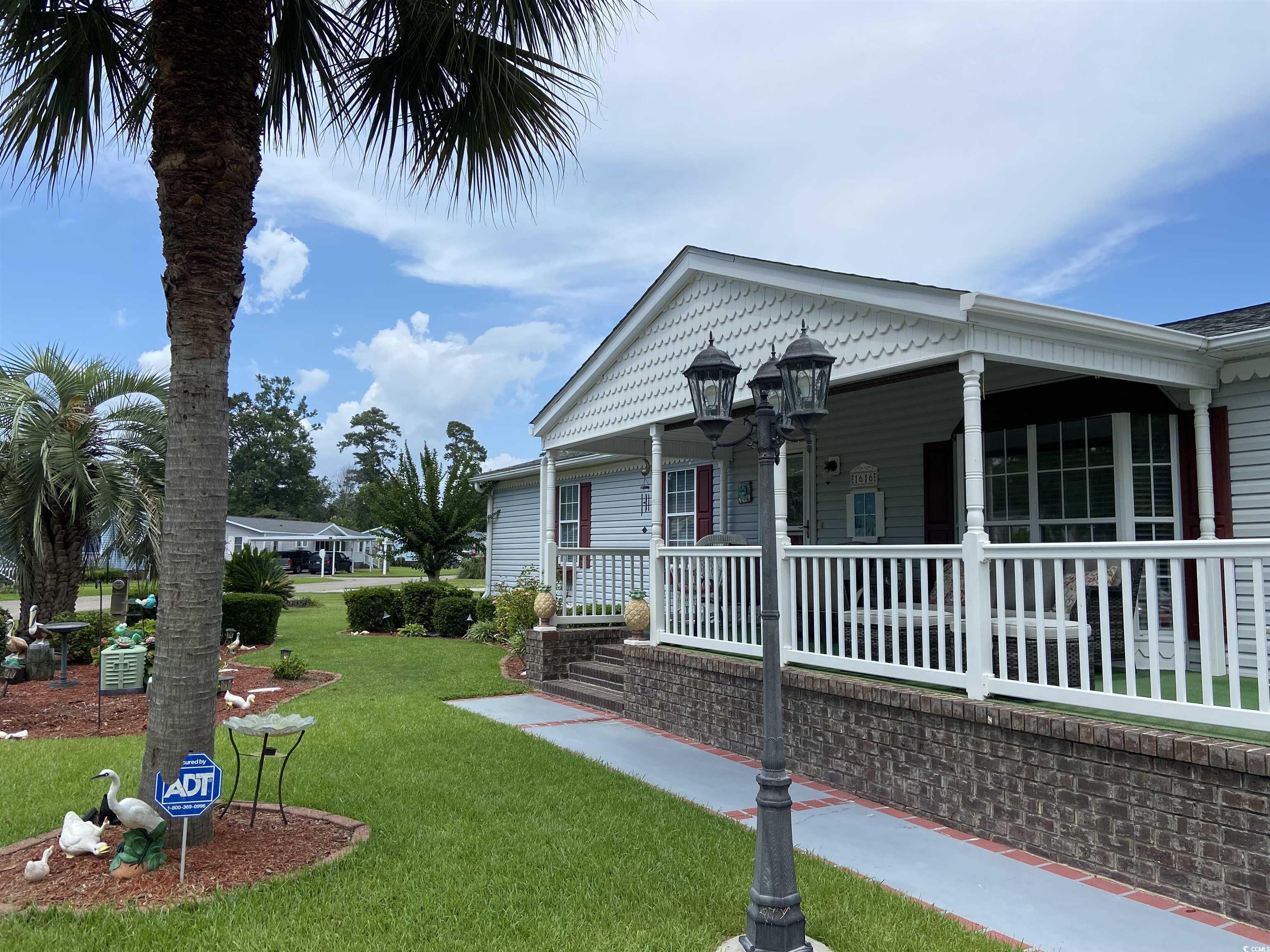 1616 Perry Circle