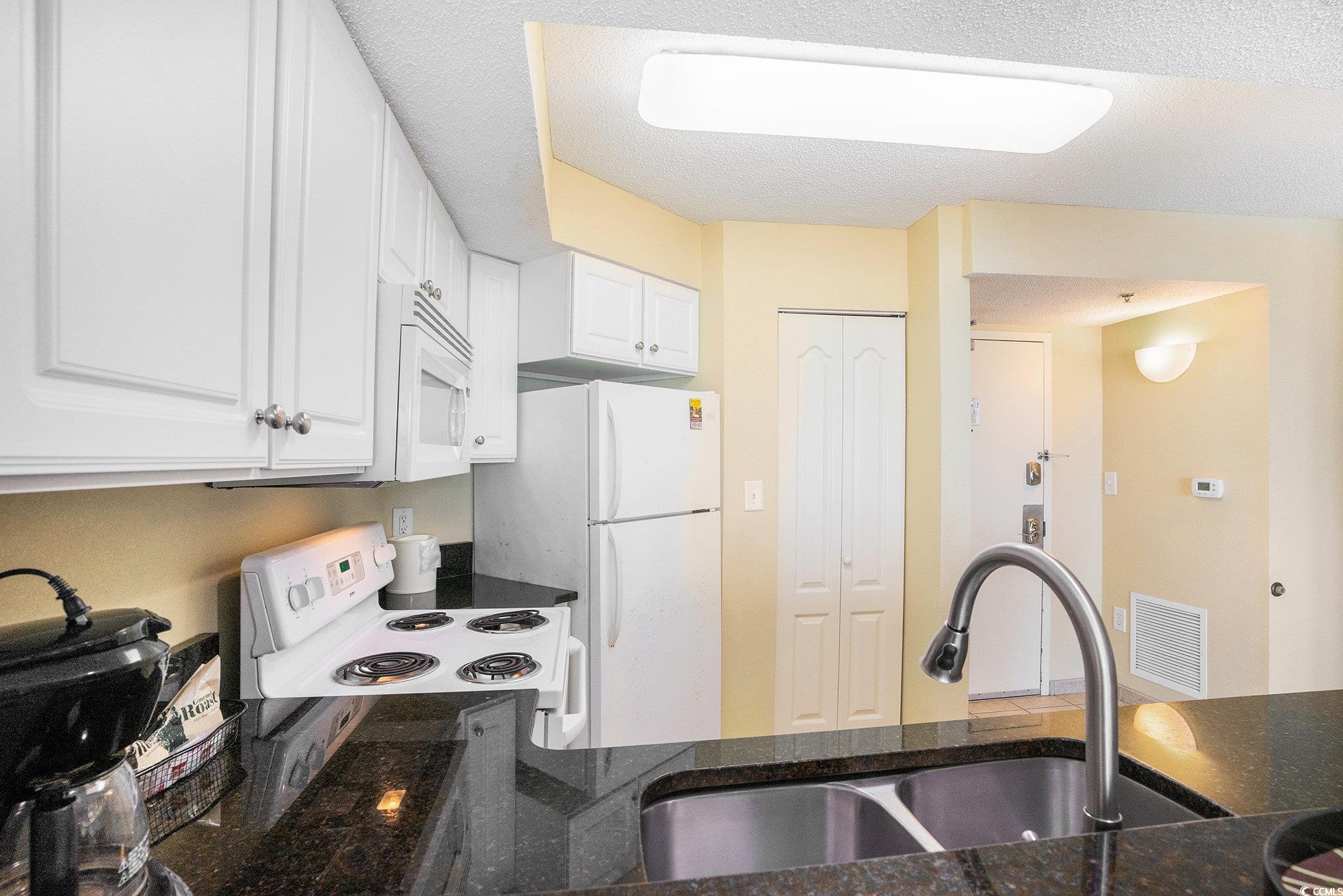 2504 N Ocean Blvd. Property Photo 9