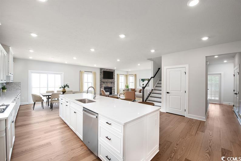 4012 Viola Loop Property Photo 4