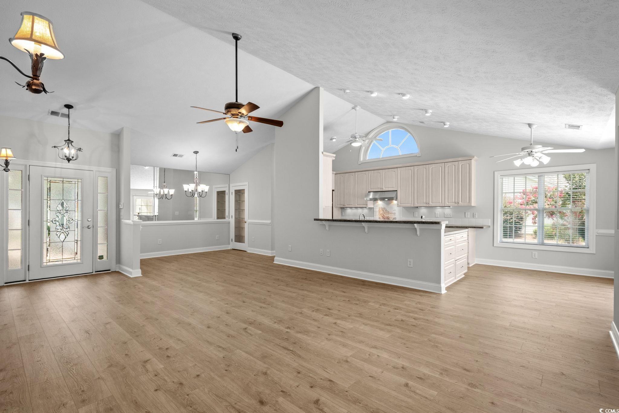 3845 Camden Dr. Property Photo 4