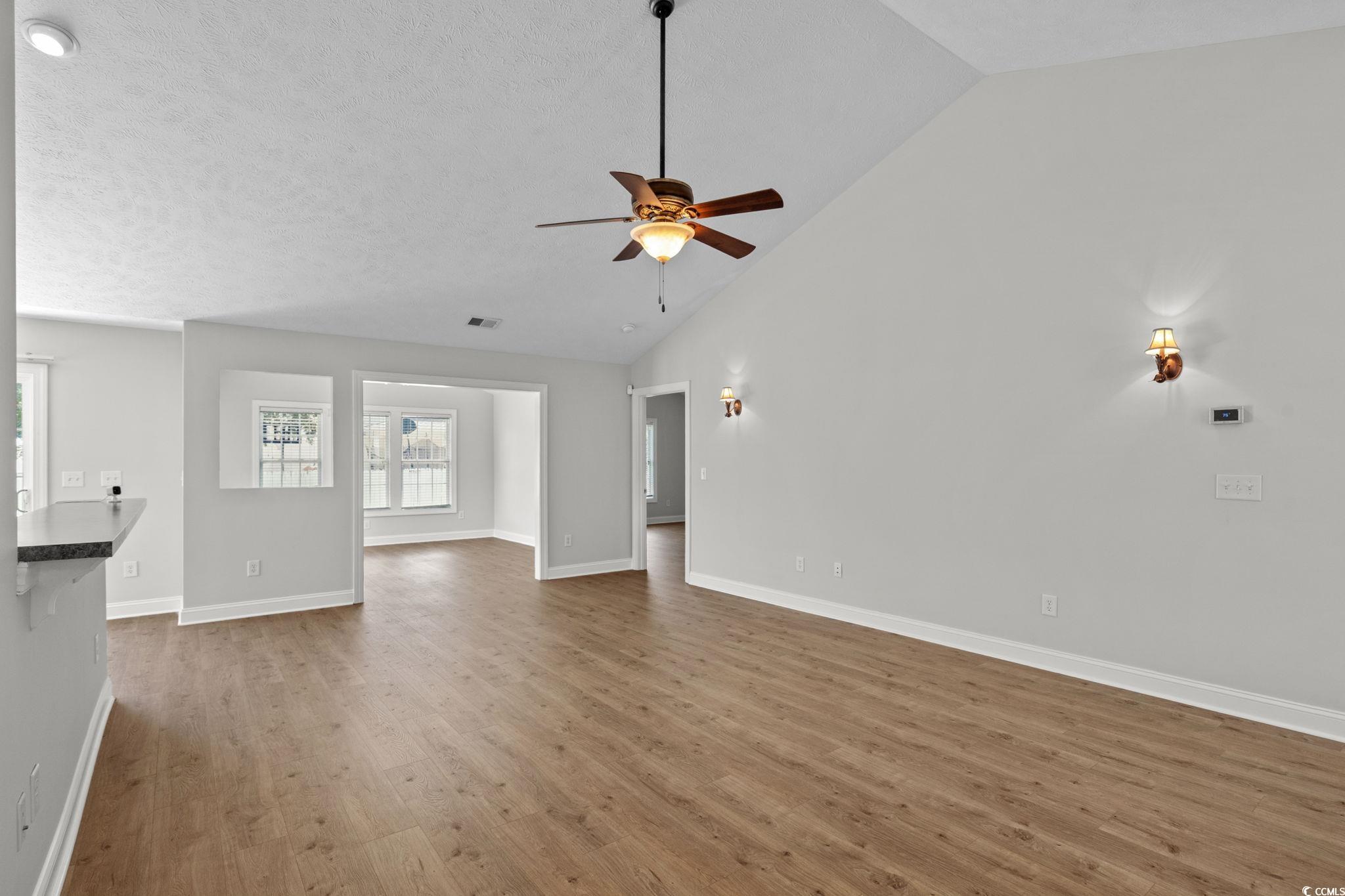 3845 Camden Dr. Property Photo 6