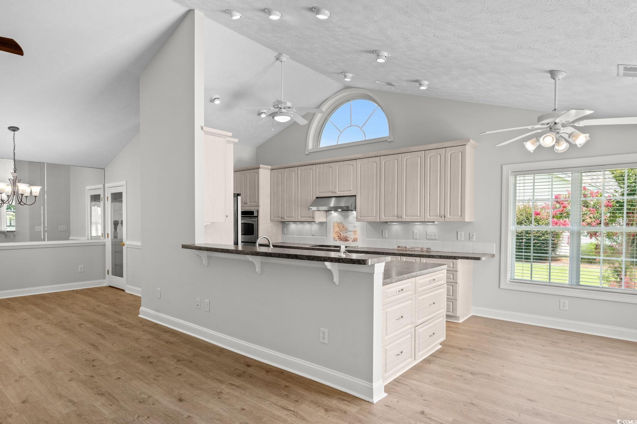 3845 Camden Dr. Property Photo 8