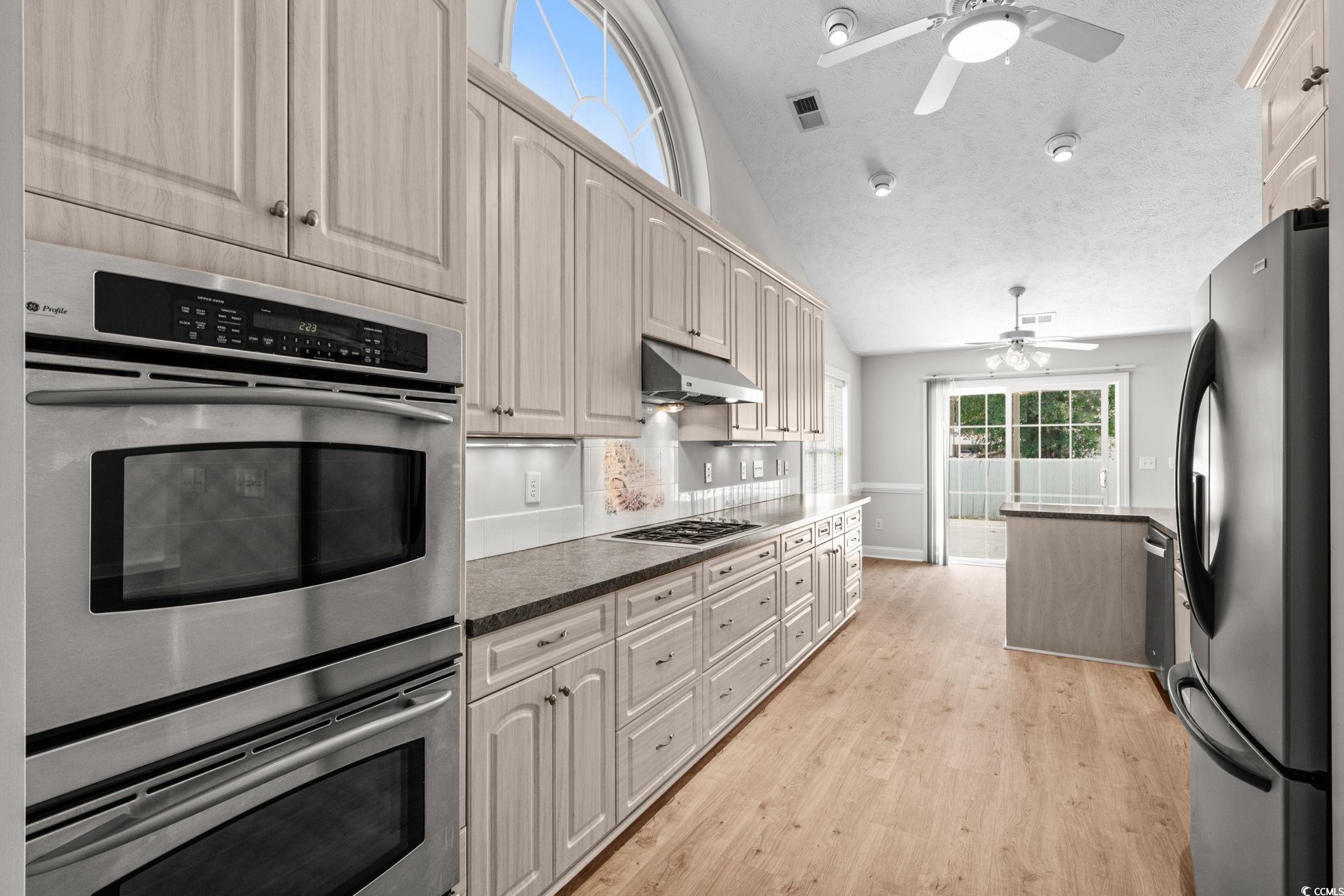 3845 Camden Dr. Property Photo 12