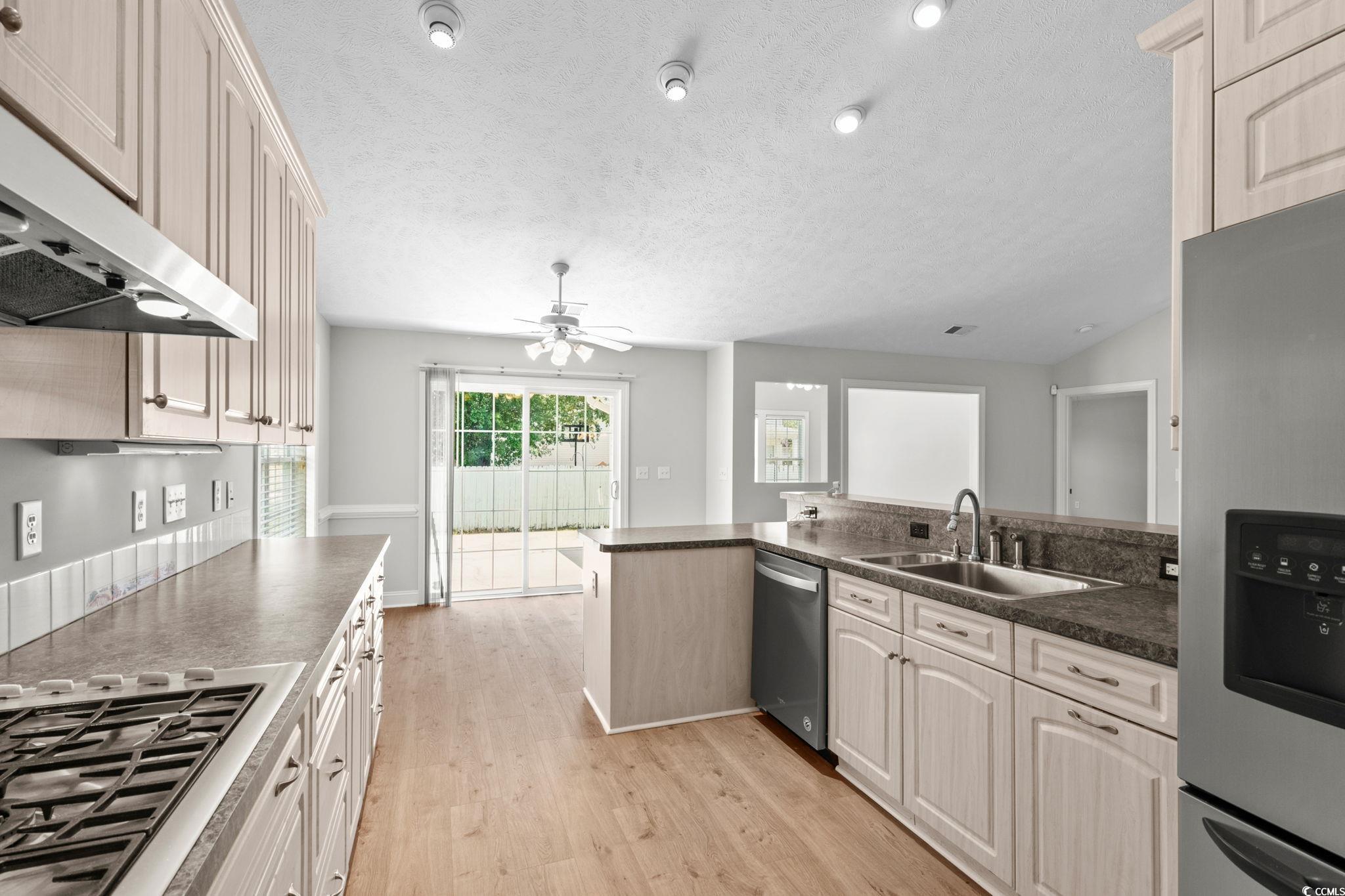 3845 Camden Dr. Property Photo 13