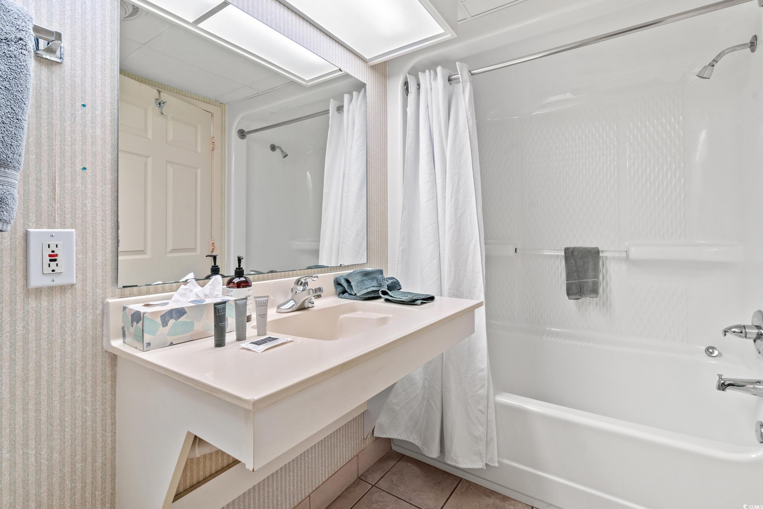 2000 N Ocean Blvd. Property Photo 10