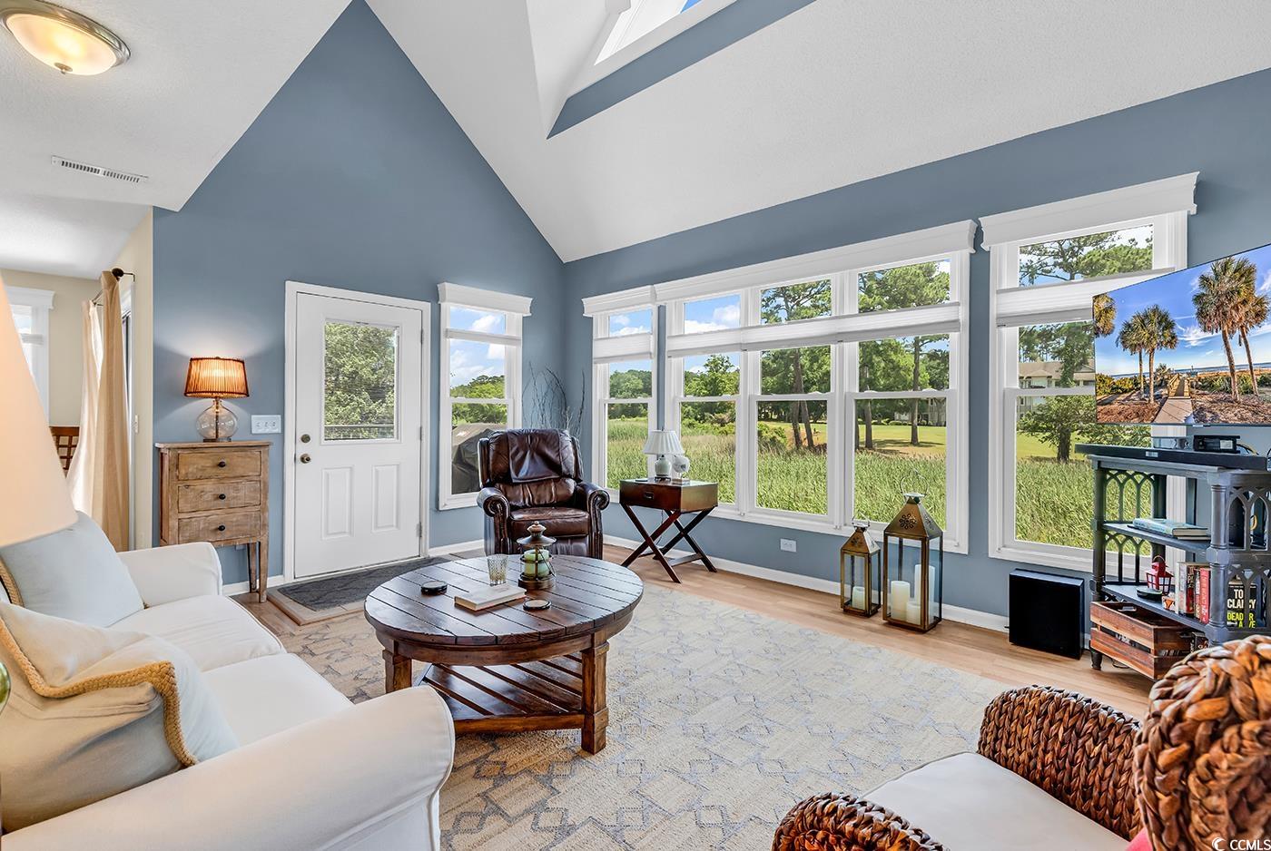 1670 Harbor Dr. Property Photo 4