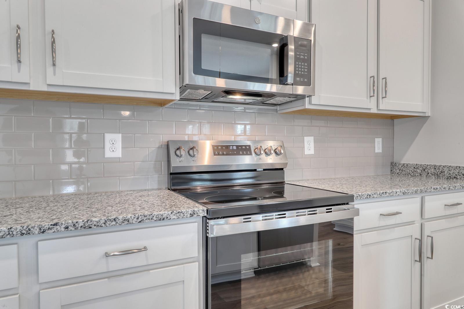 345 Garden Grove St Property Photo 8