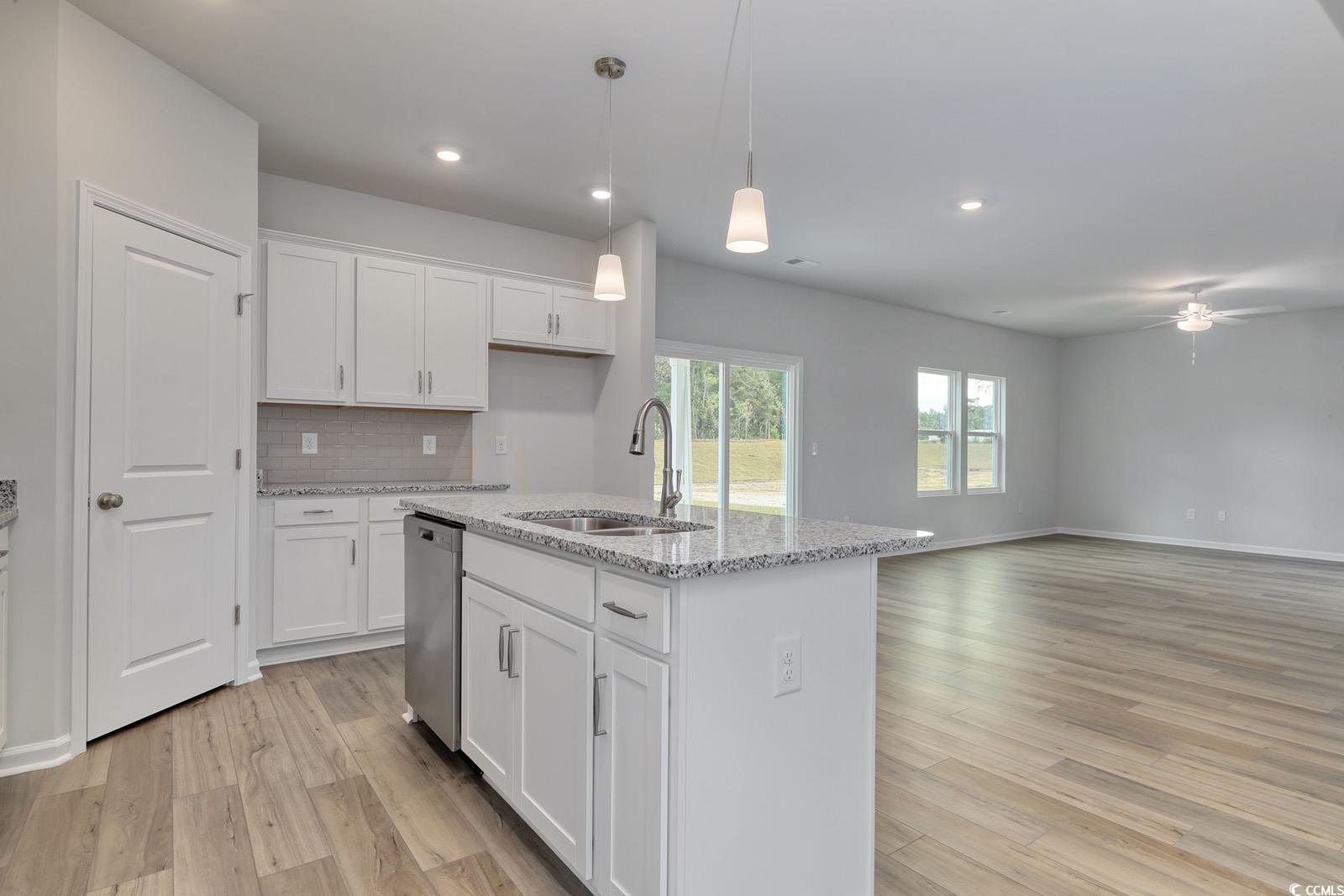 345 Garden Grove St Property Photo 9