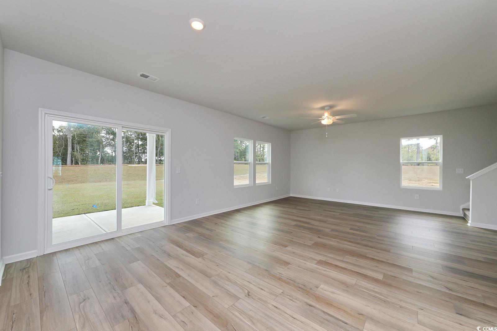 345 Garden Grove St Property Photo 10