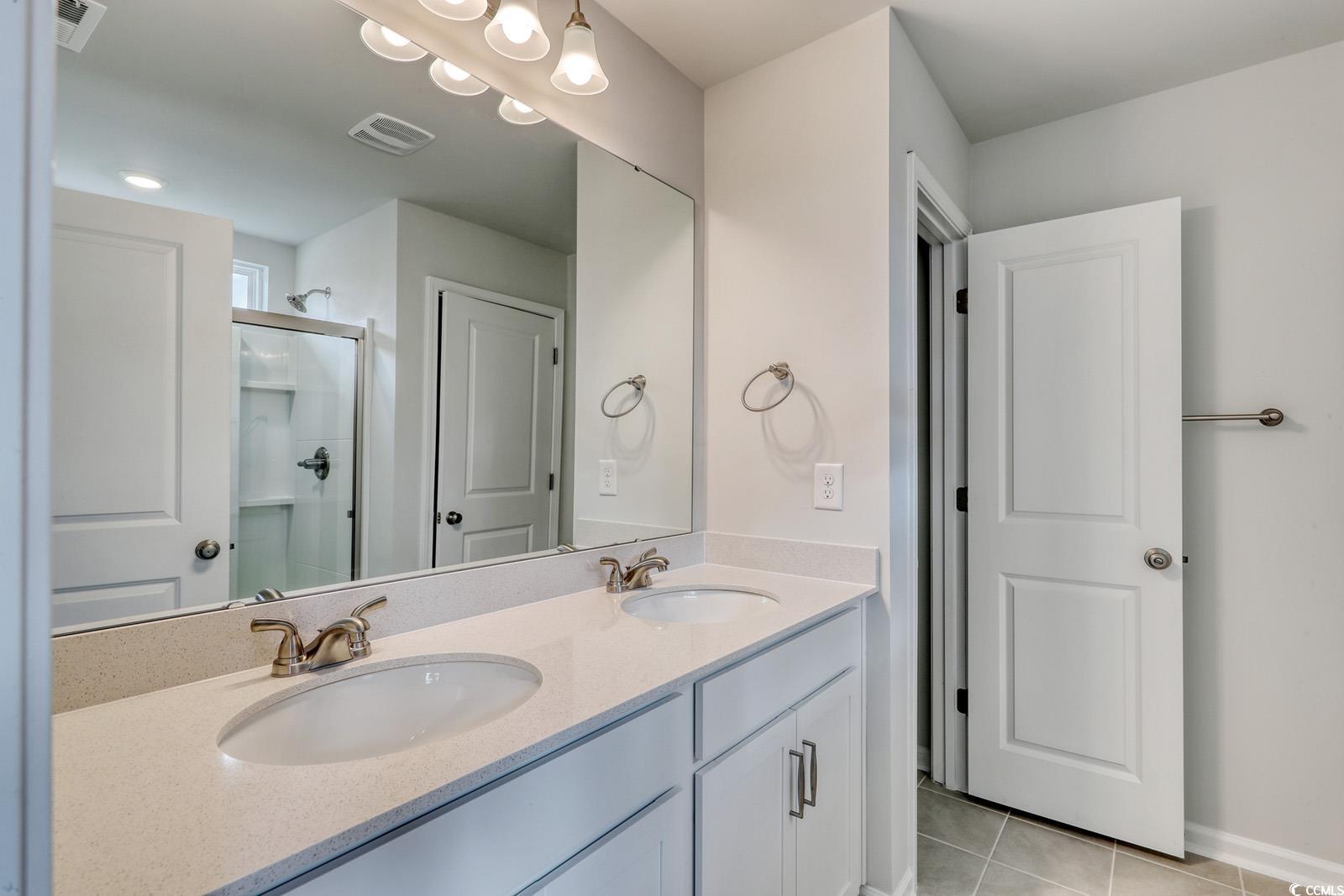 345 Garden Grove St Property Photo 17