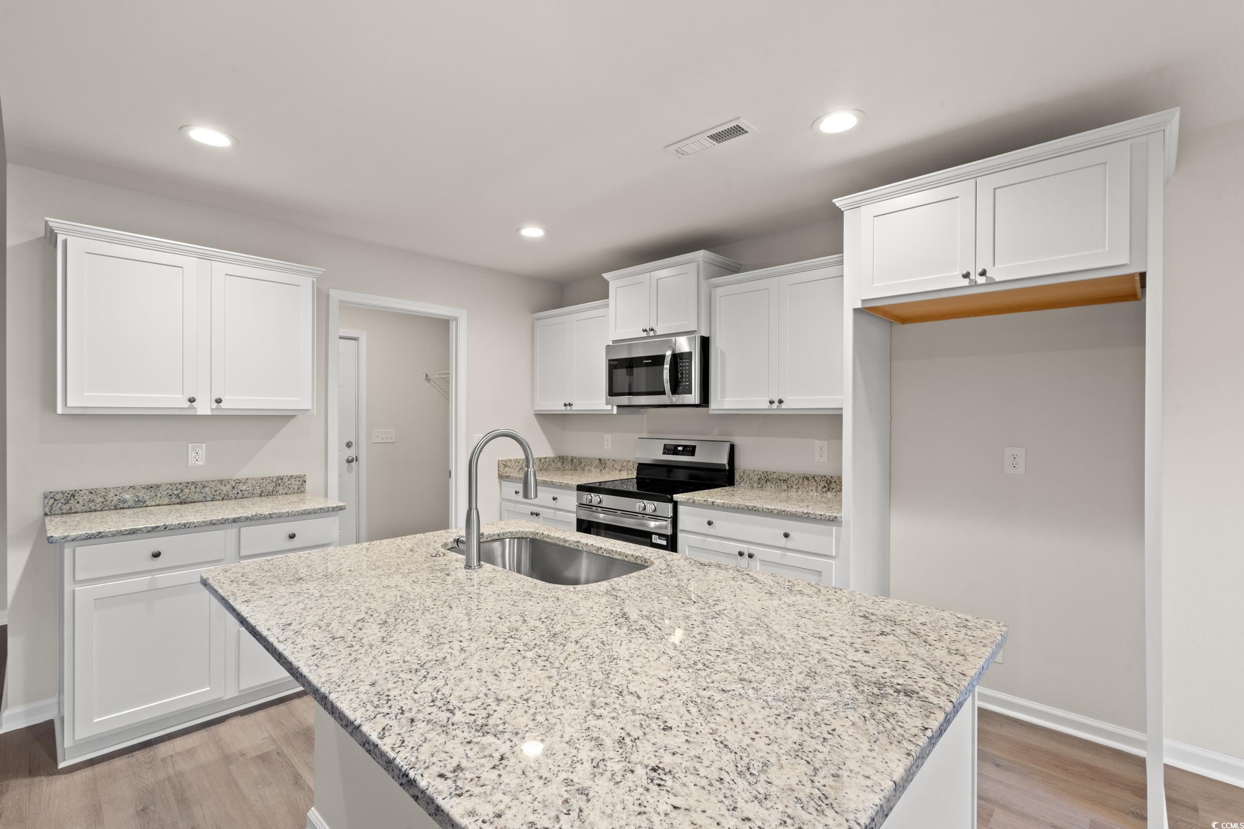 162 Savannah St. Property Photo 5