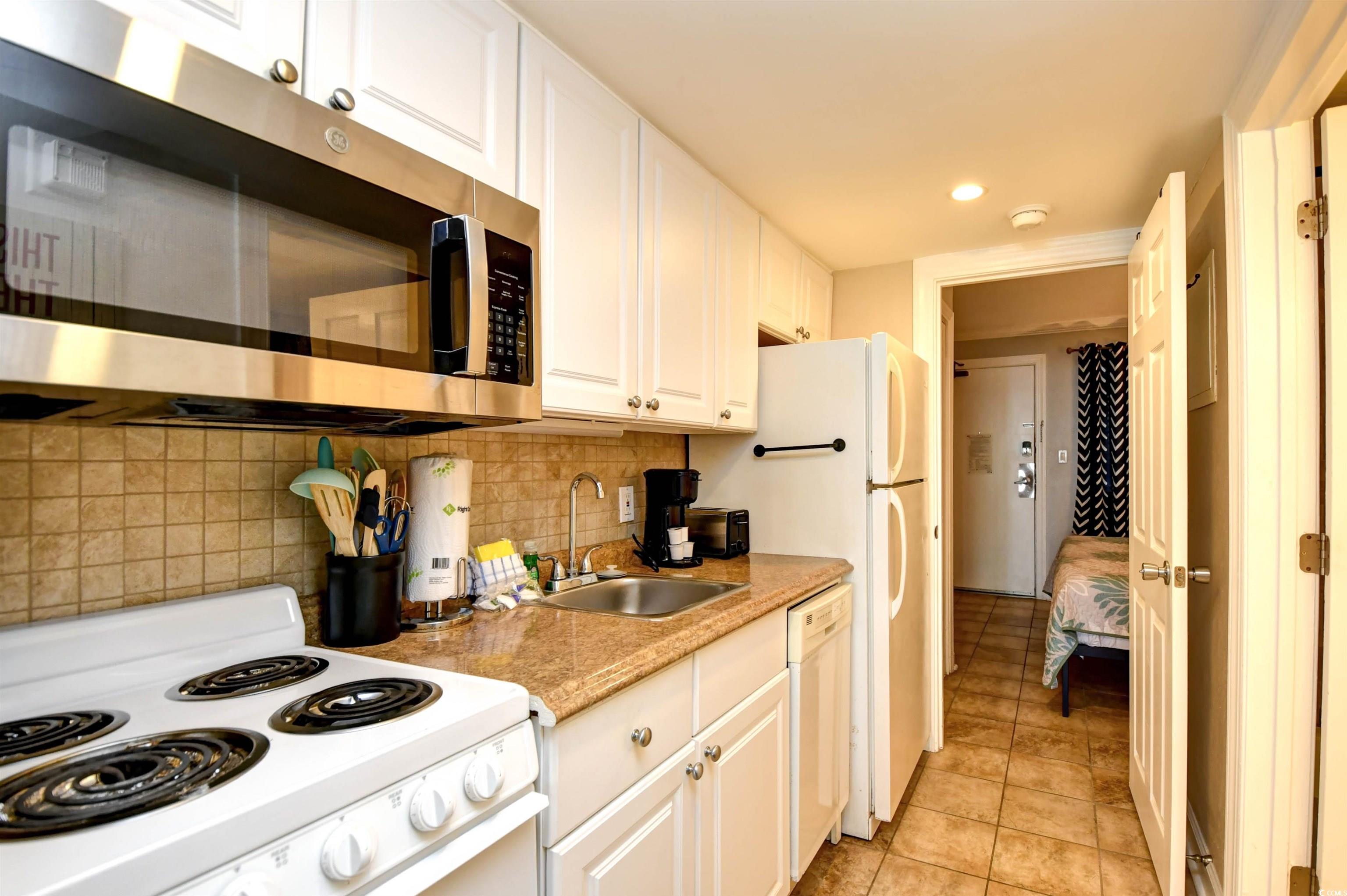 2001 S Ocean Blvd. Property Photo 9