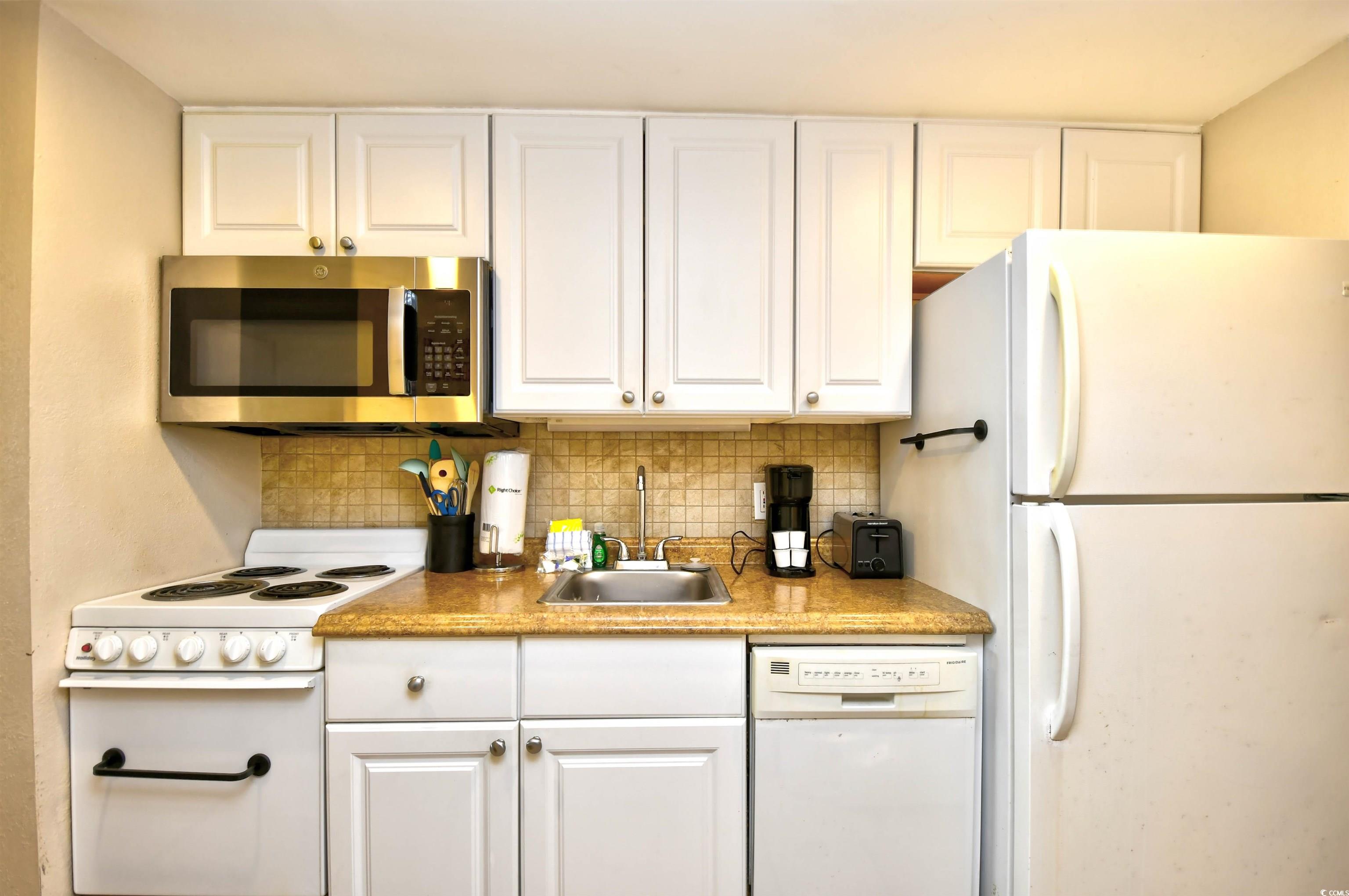 2001 S Ocean Blvd. Property Photo 10